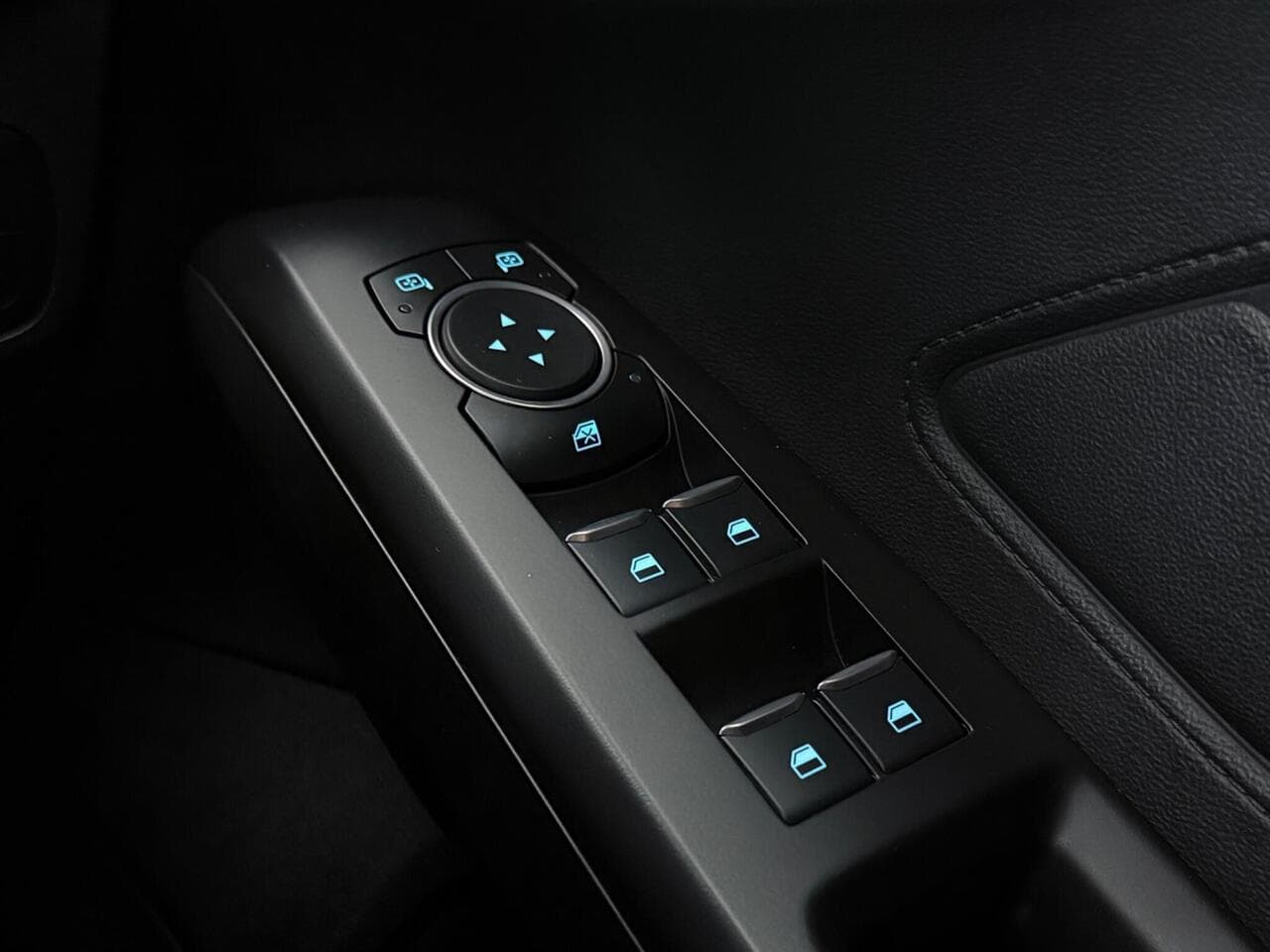 Ford Focus thumbnail Misc Controls
