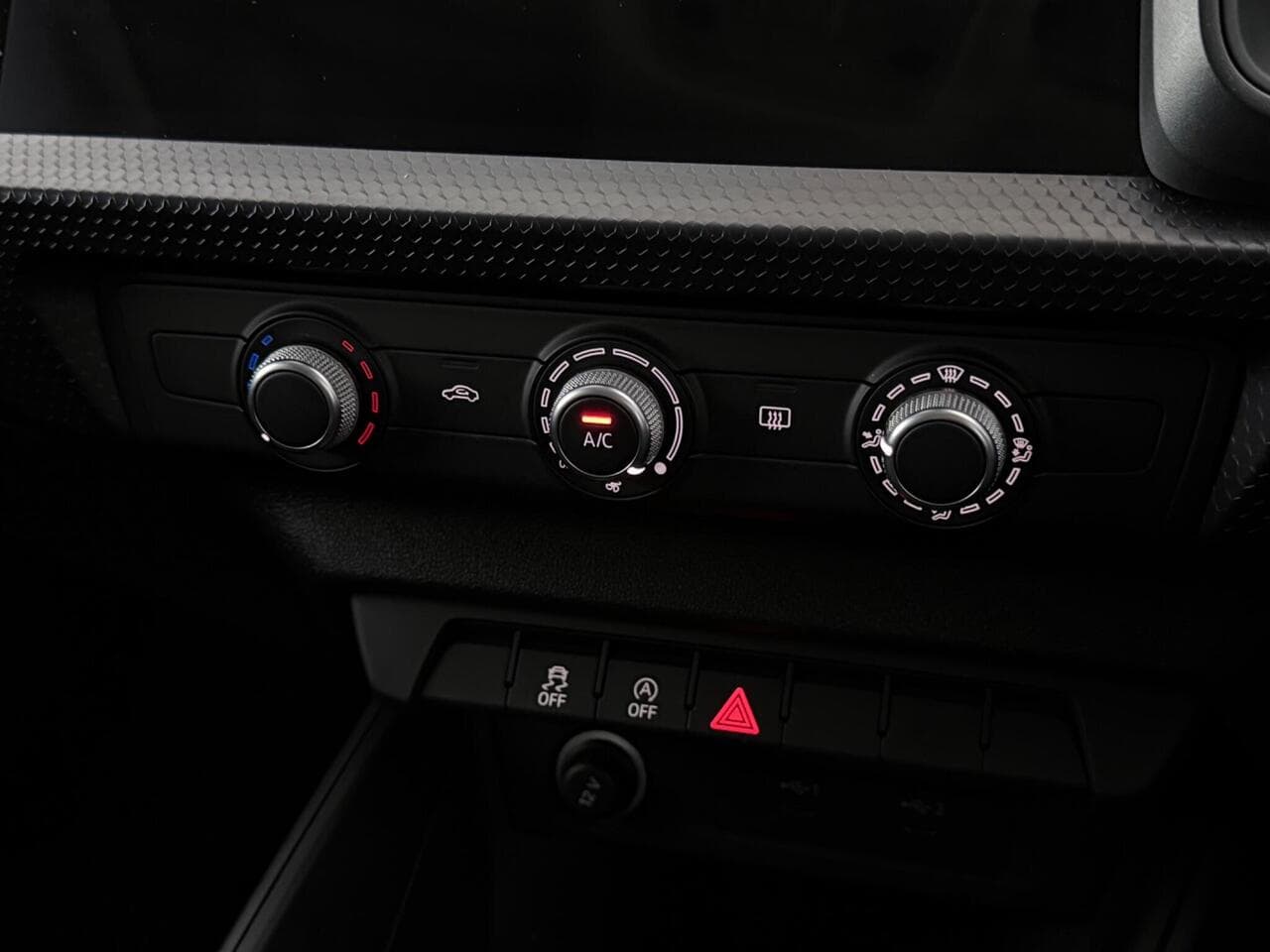 Audi A1 thumbnail Misc Controls