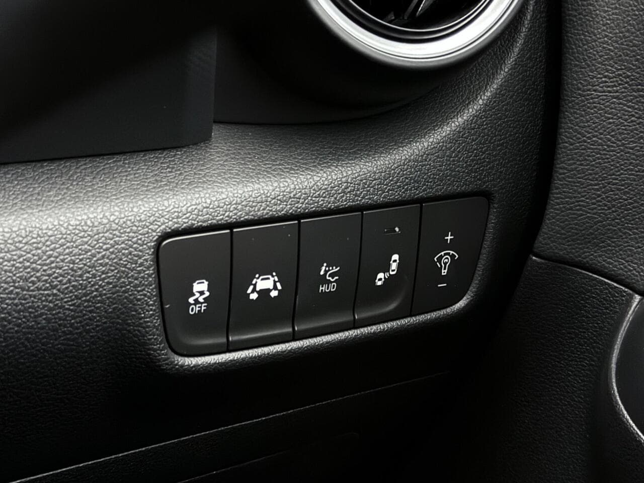 Hyundai KONA thumbnail Misc Controls