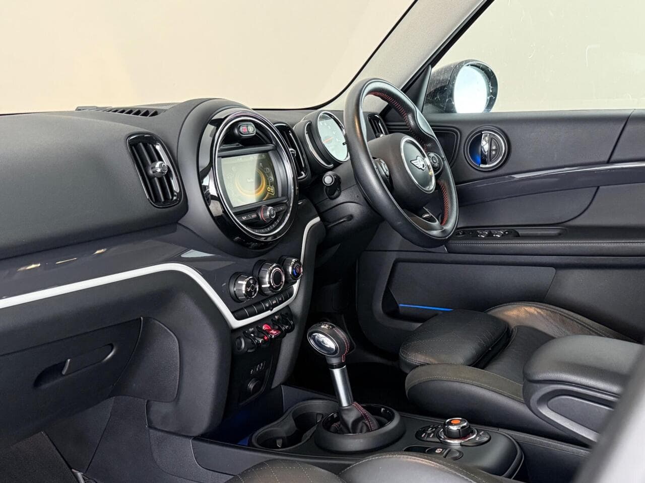 MINI Countryman thumbnail Interior Front