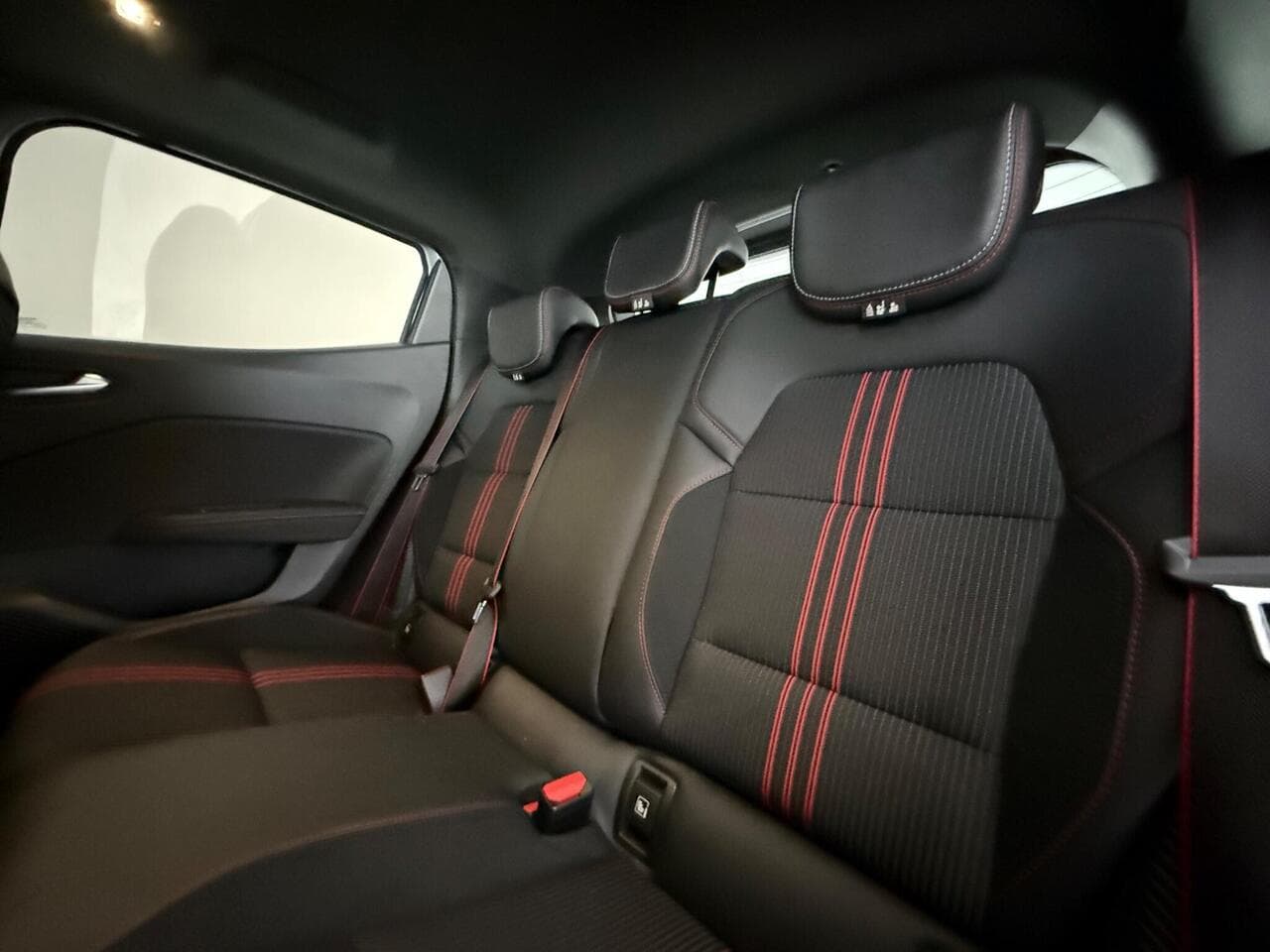 Renault Clio thumbnail Seats Rear