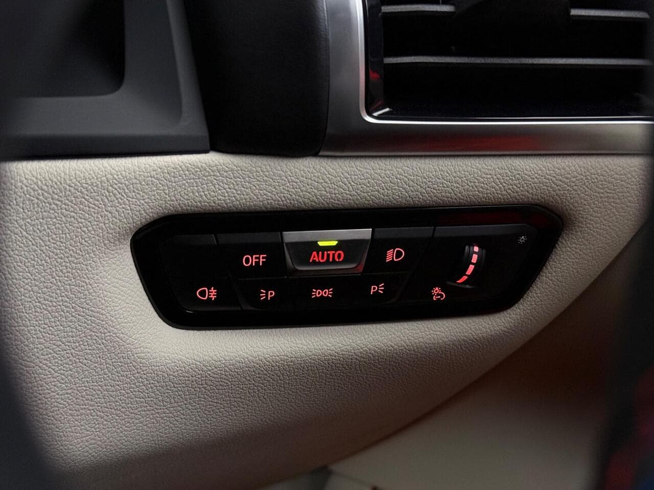 BMW 8 Series thumbnail Misc Controls