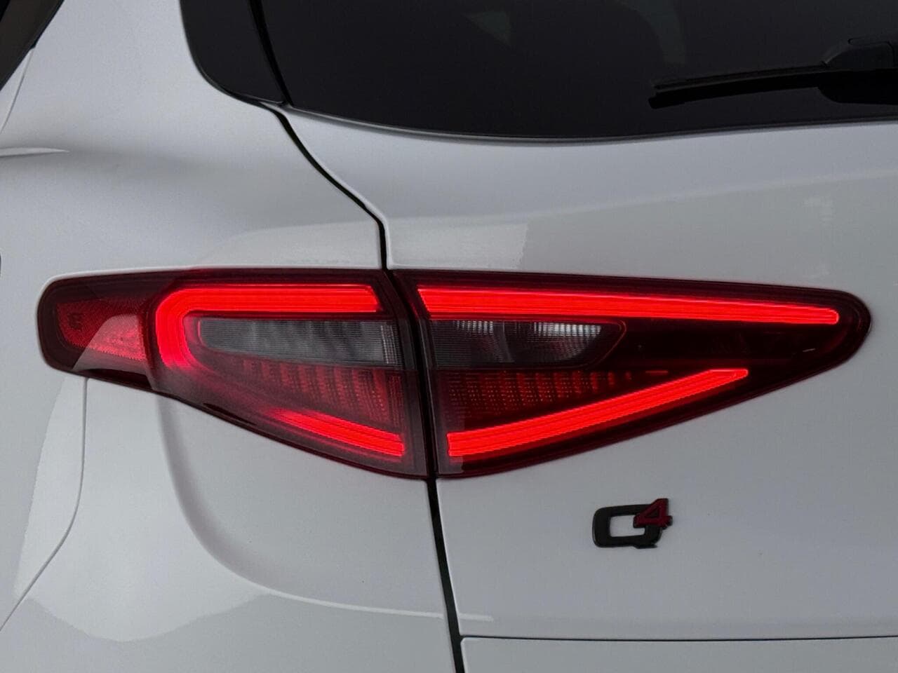 Alfa Romeo Stelvio thumbnail Lights Rear