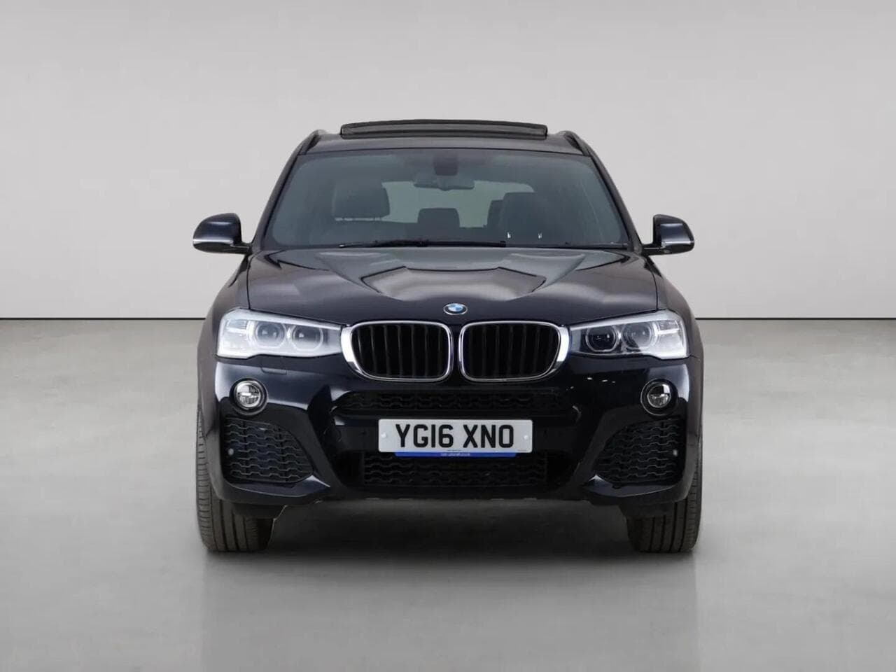 BMW X3 thumbnail Front