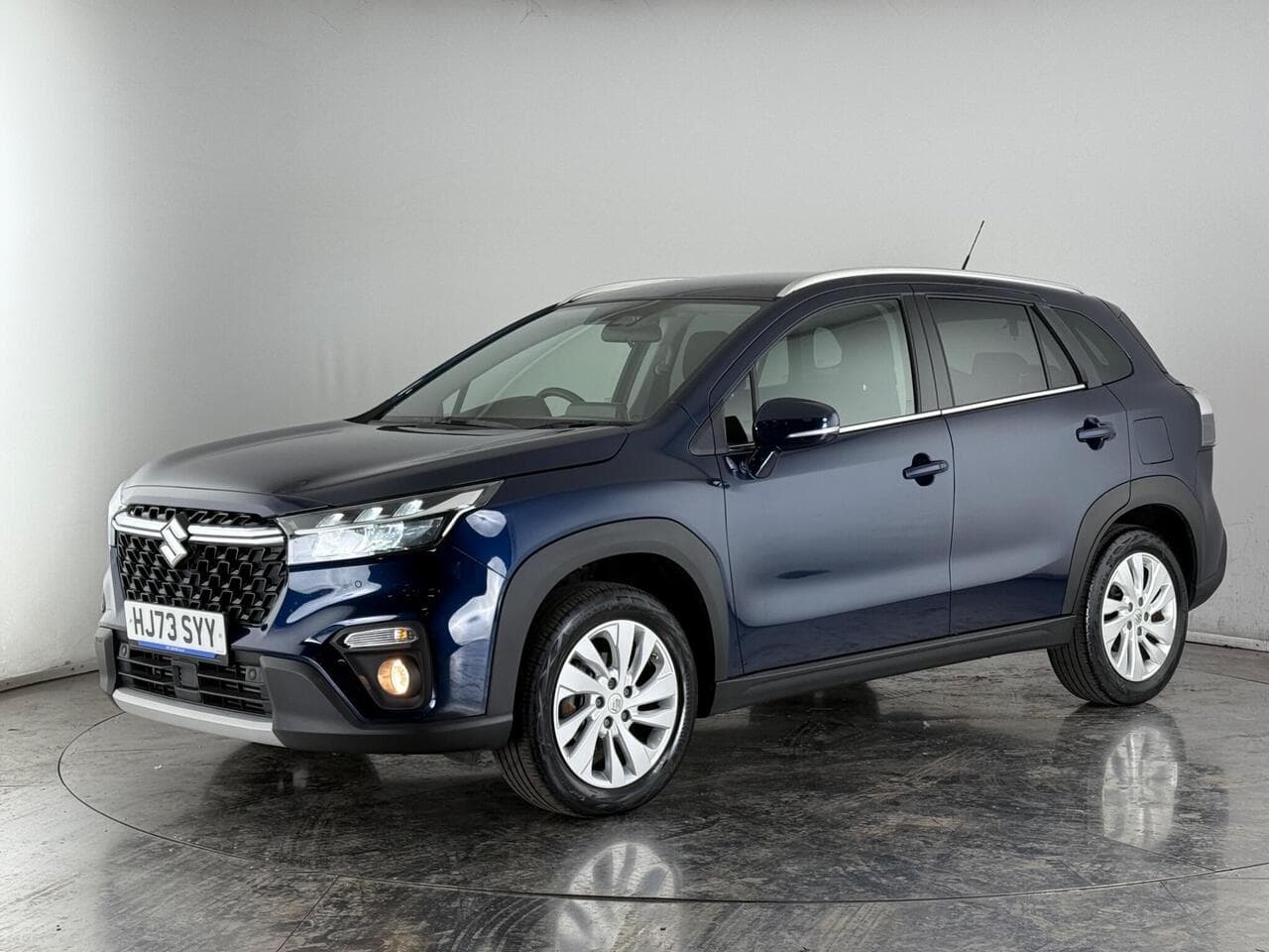 Suzuki S-Cross thumbnail Front Left