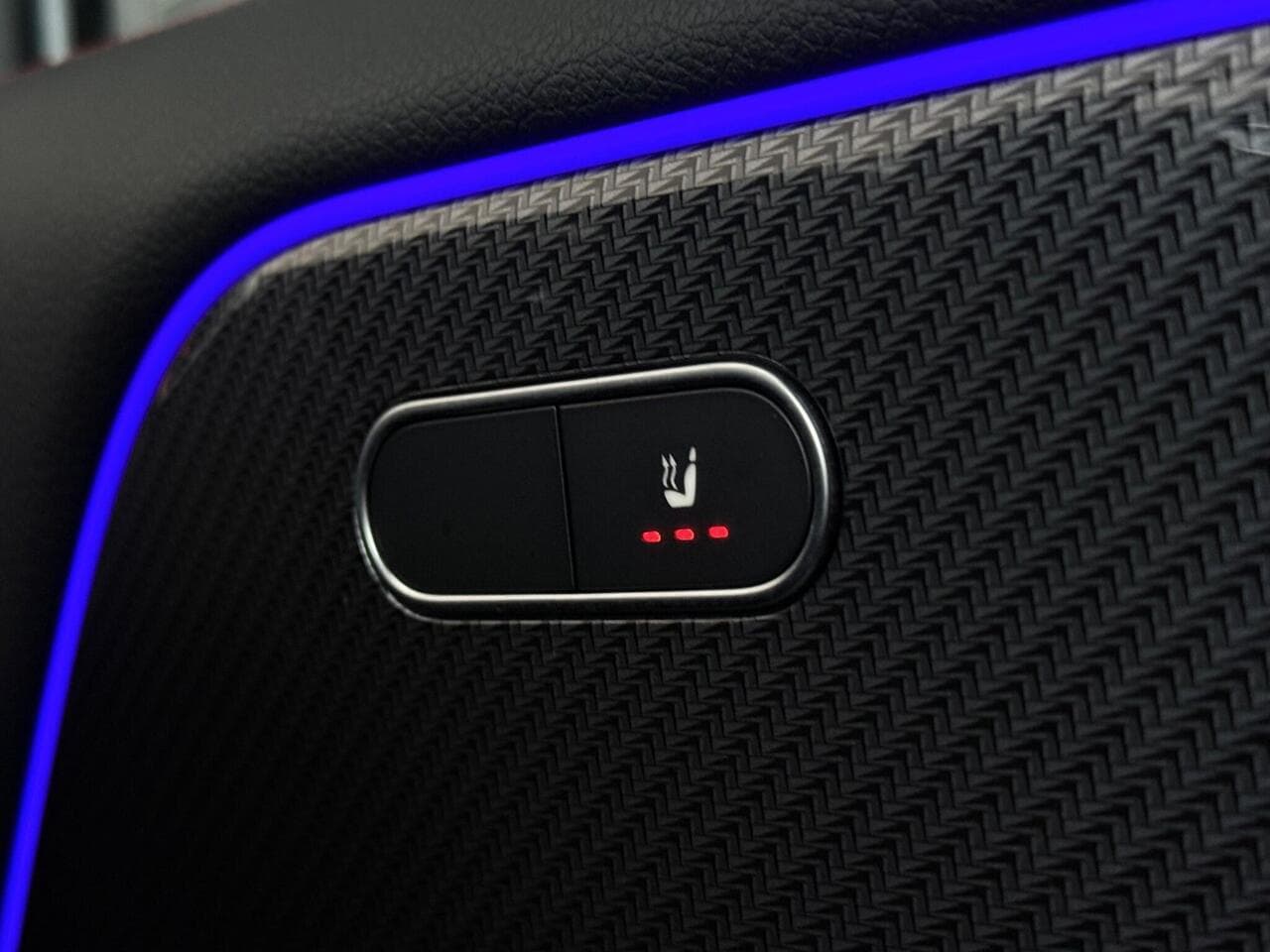 Mercedes-Benz GLA thumbnail Misc Controls