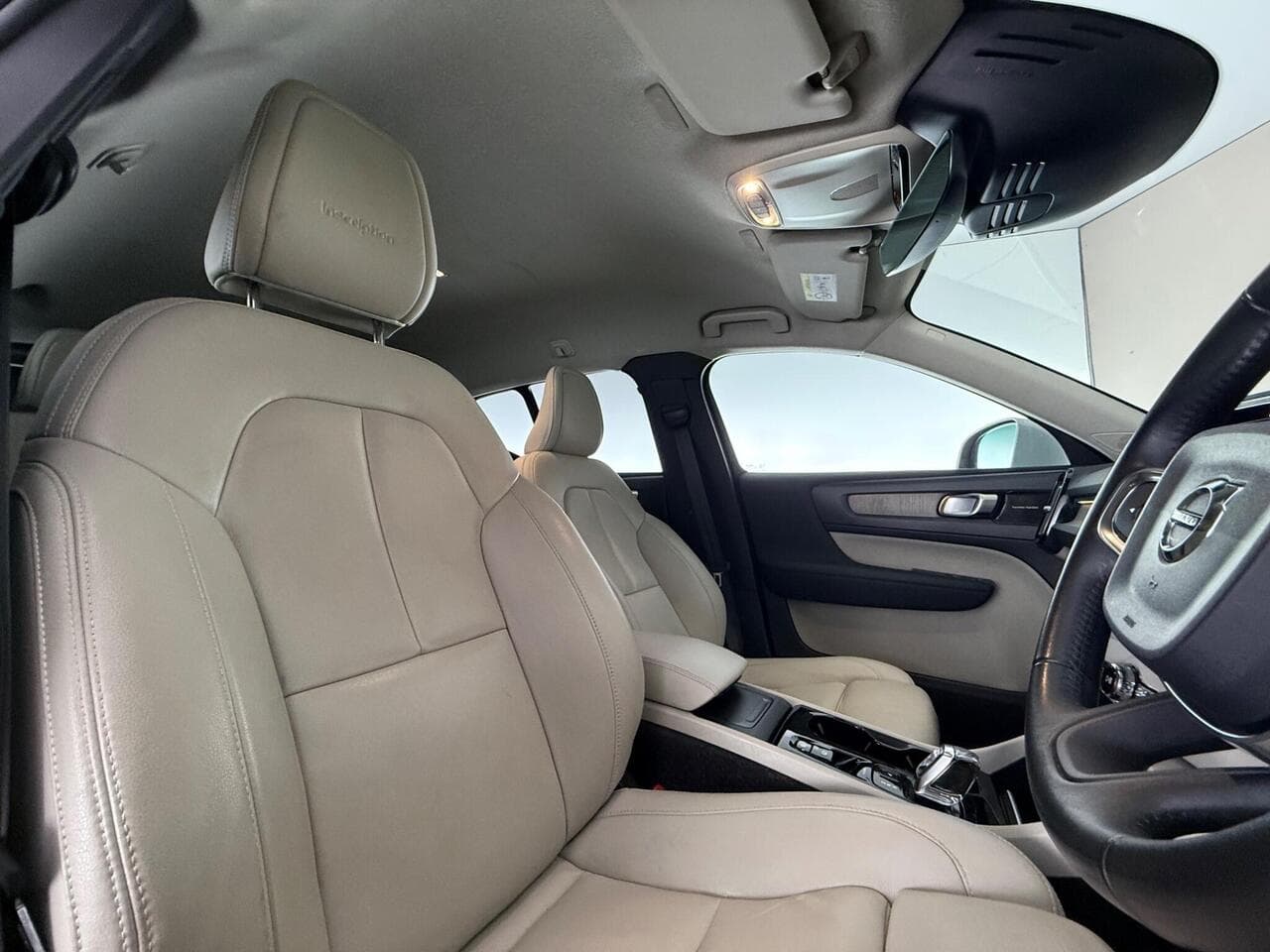 Volvo XC40 thumbnail Seat Driver
