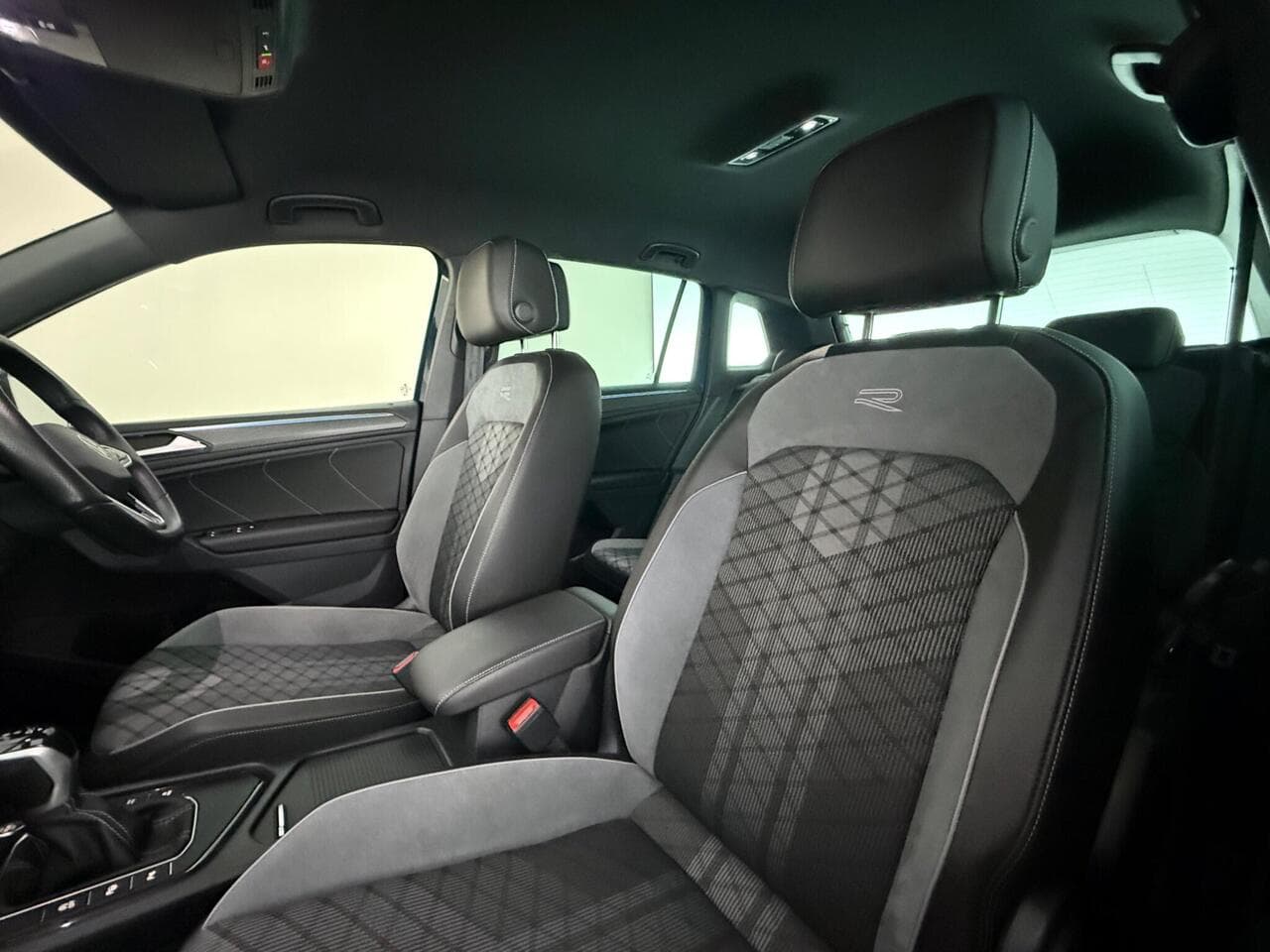 Volkswagen Tiguan thumbnail Seat Front Passenger