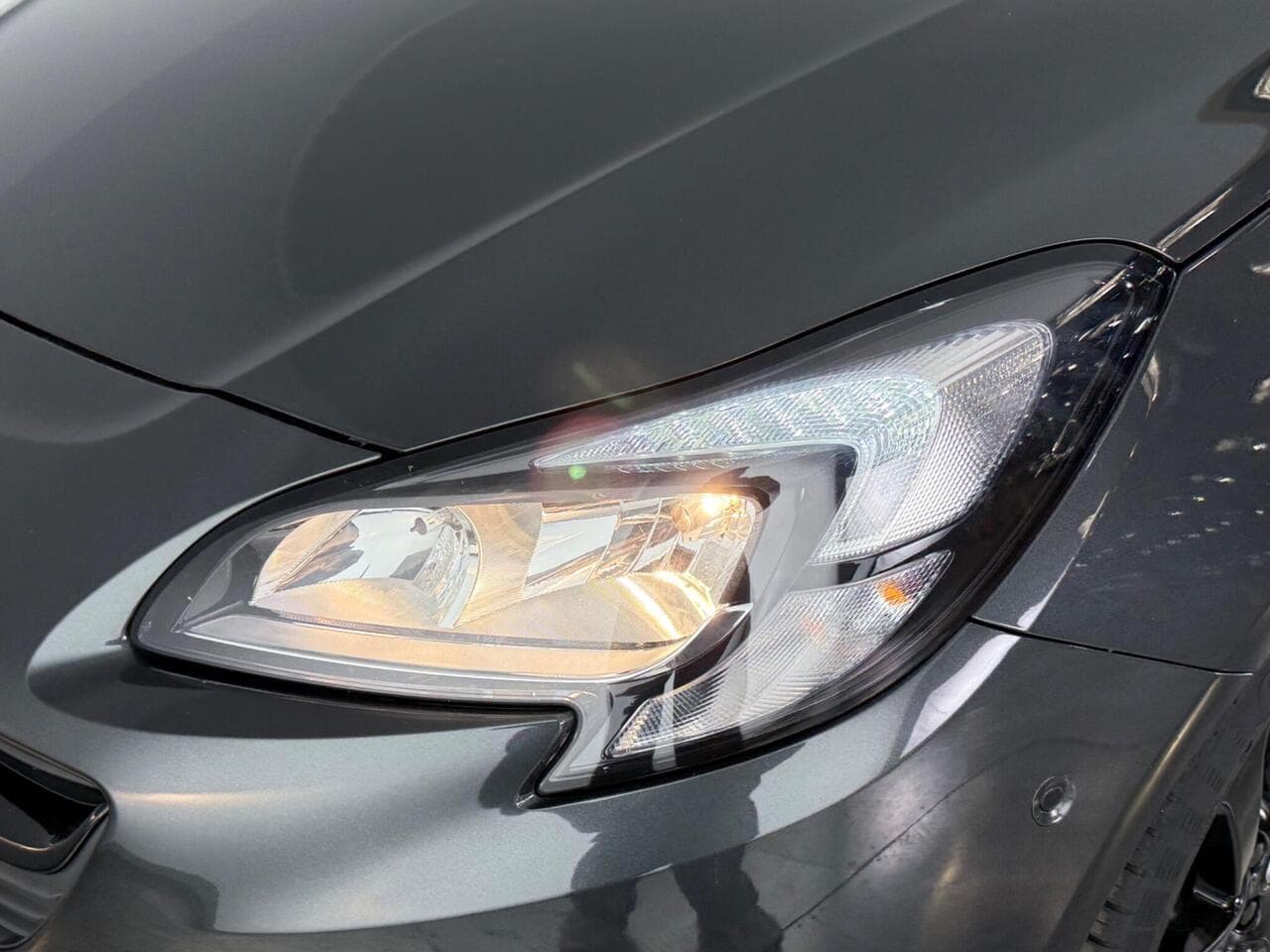Vauxhall Corsa thumbnail Lights Front