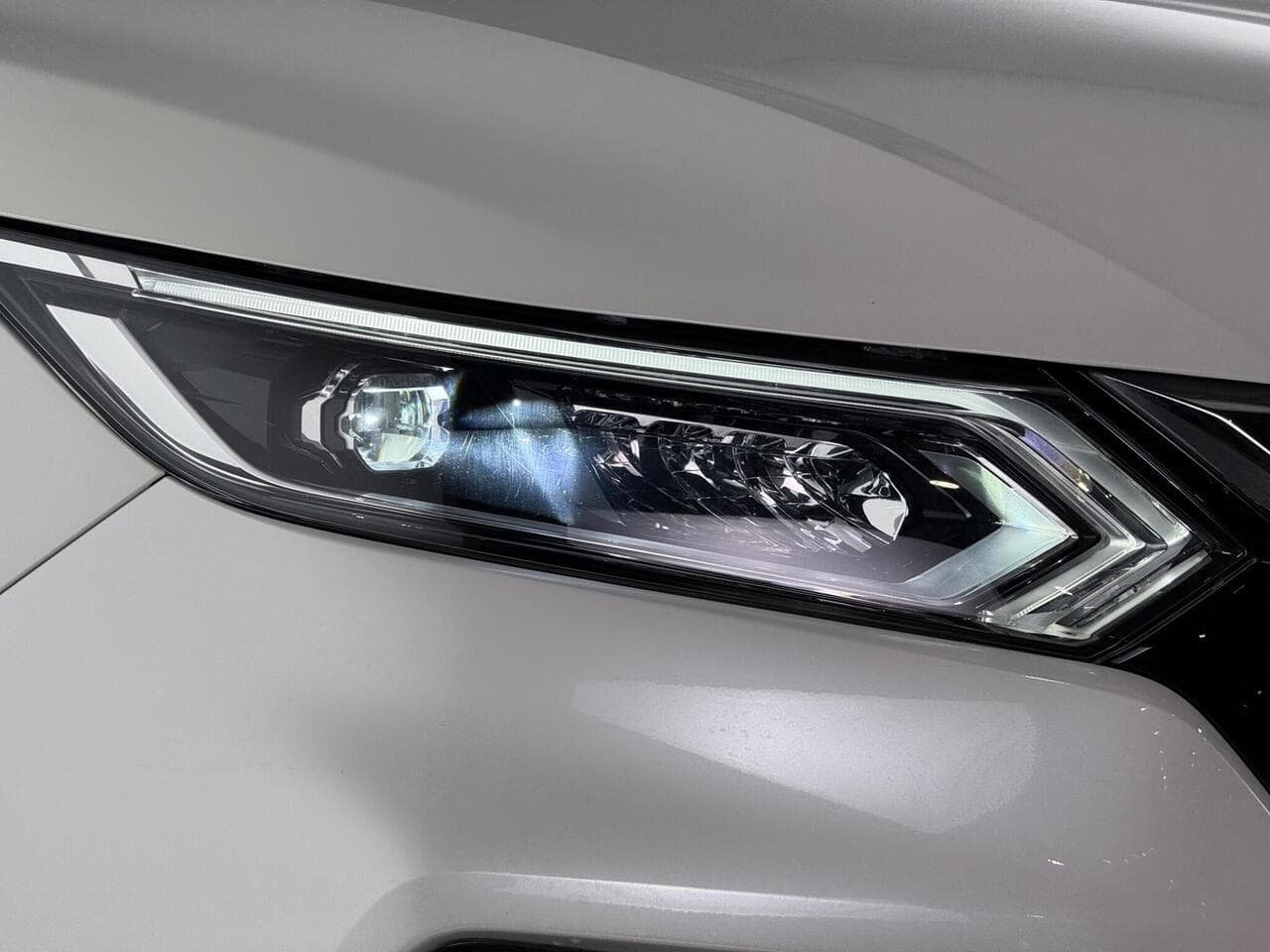 Nissan Qashqai thumbnail Lights Front