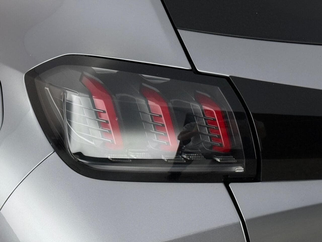 Peugeot 208 thumbnail Lights Rear