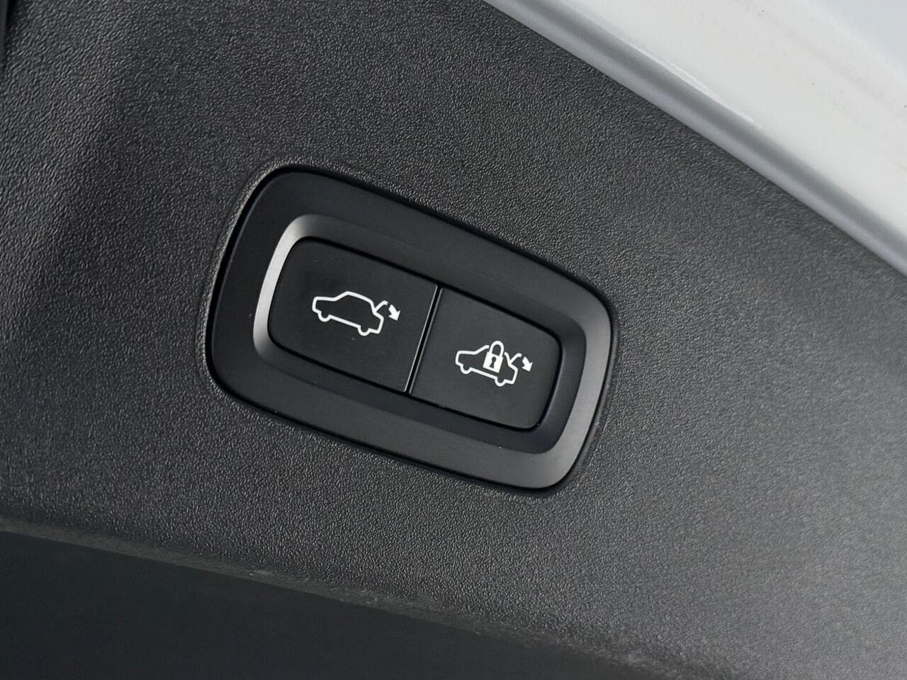 Polestar Polestar 2 thumbnail Misc Controls