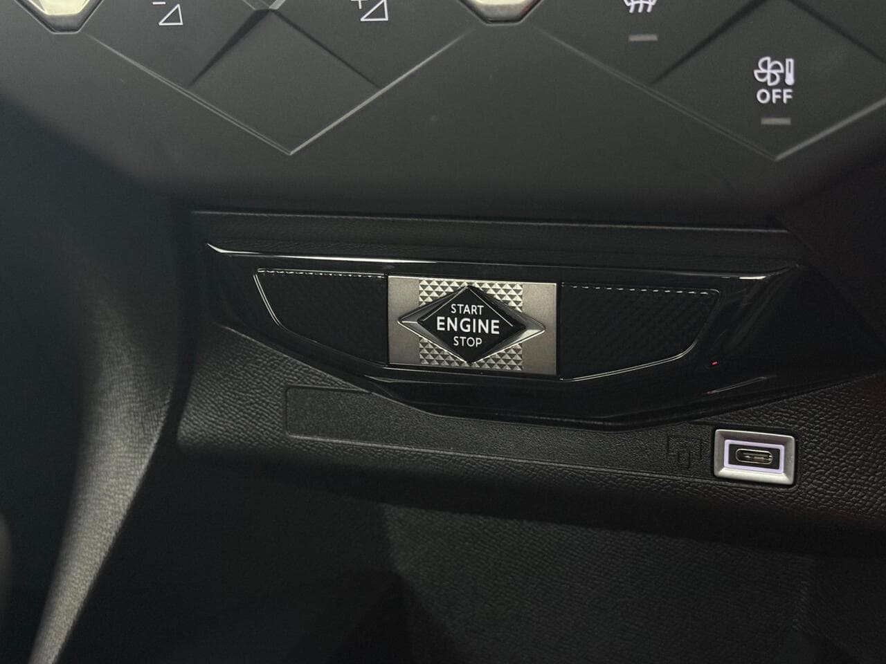 DS AUTOMOBILES DS 3 thumbnail Misc Controls