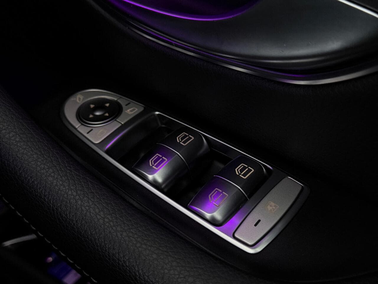 Mercedes-Benz E Class thumbnail Misc Controls