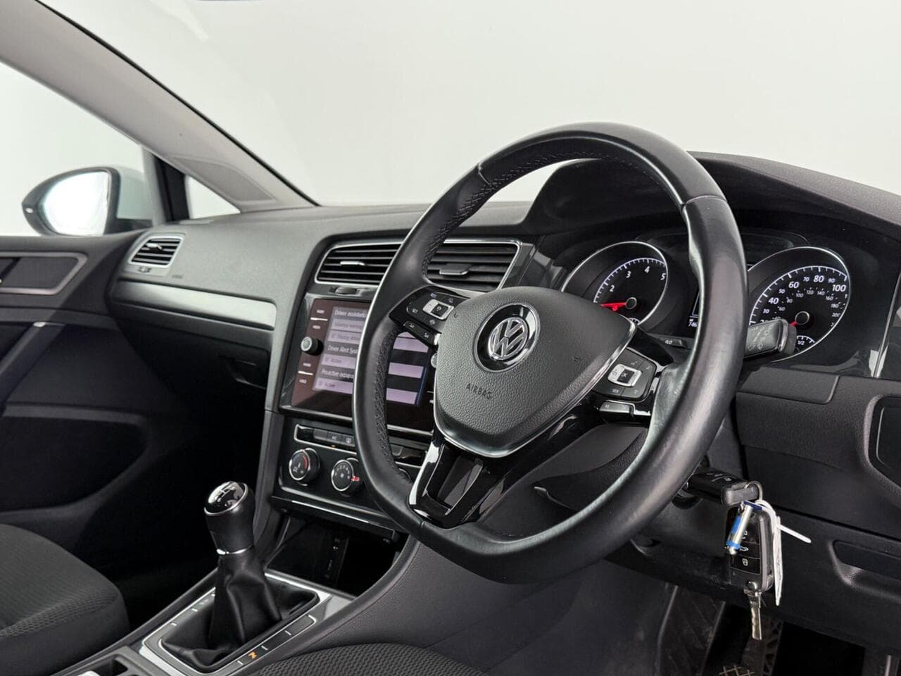 Volkswagen Golf thumbnail Interior Front