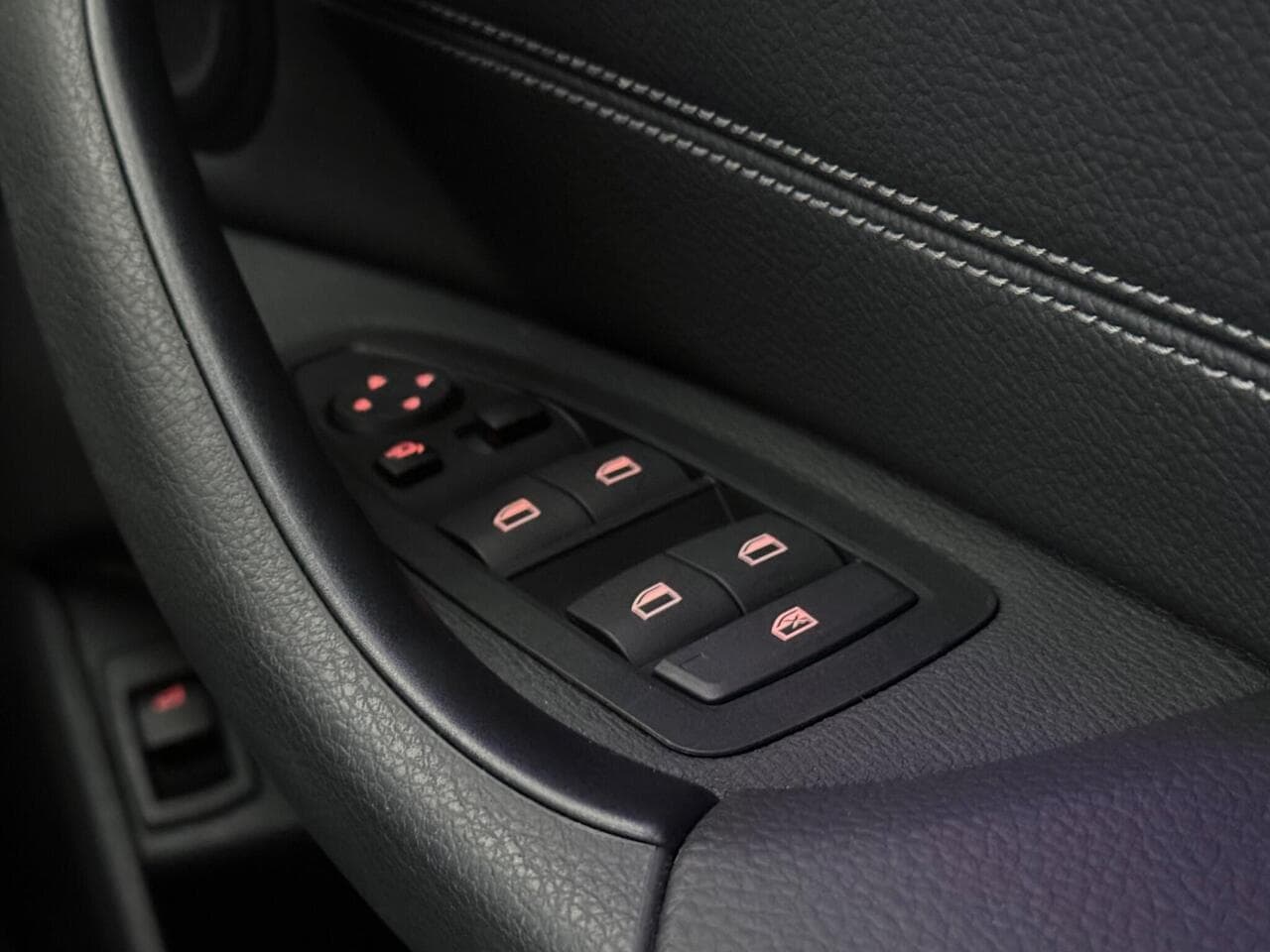 BMW X1 thumbnail Misc Controls