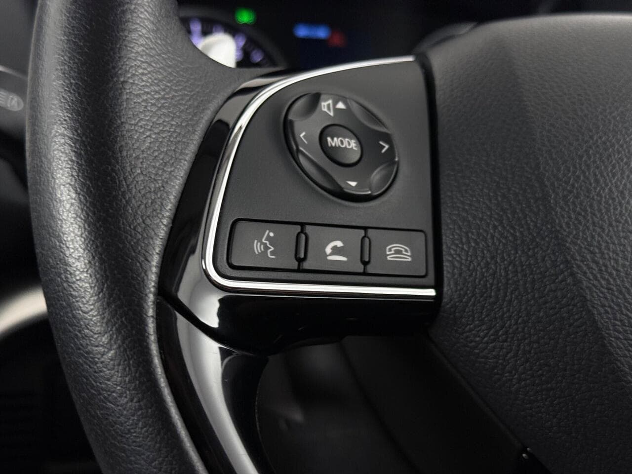 Mitsubishi Eclipse Cross thumbnail Misc Controls