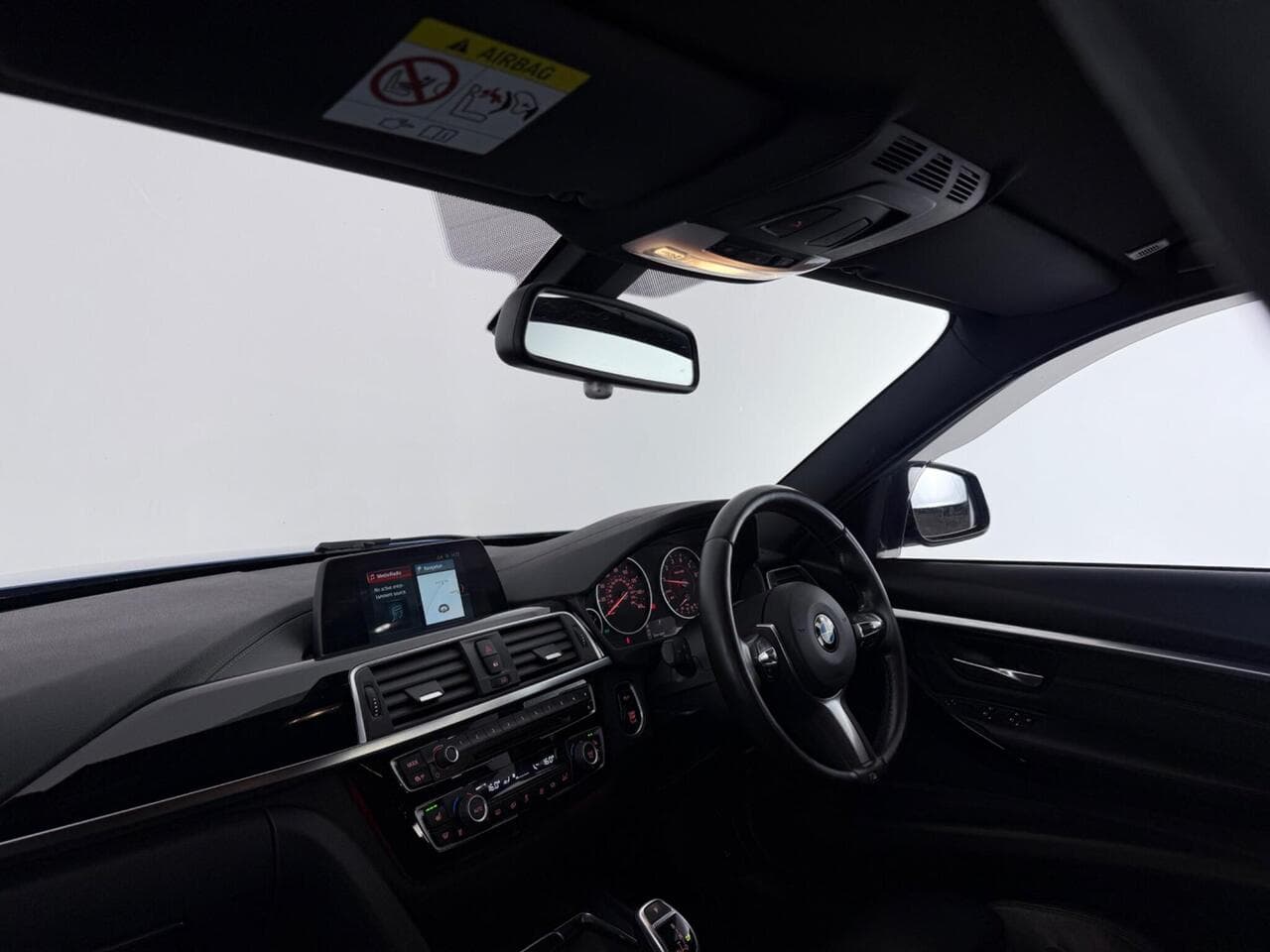 BMW 3 Series thumbnail Interior Front
