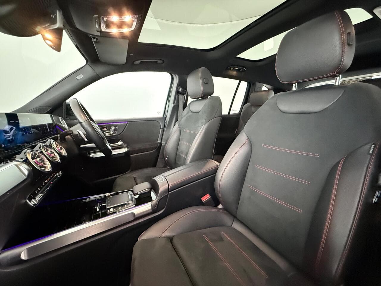 Mercedes-Benz GLB thumbnail Seat Front Passenger