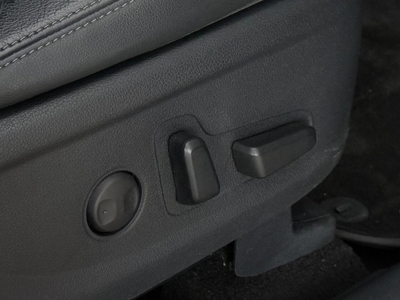 Hyundai Santa Fe thumbnail Misc Controls