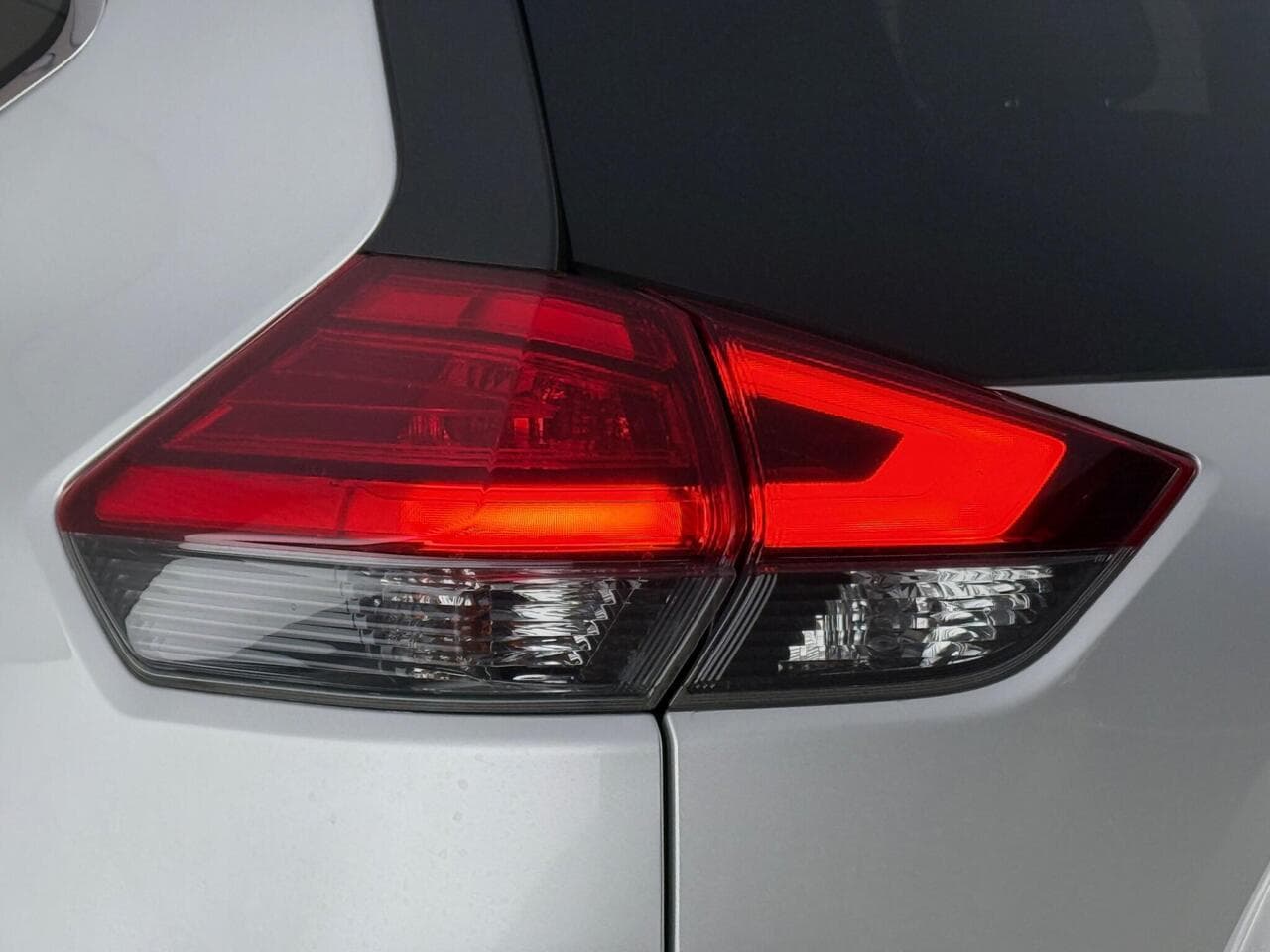 Nissan X-Trail thumbnail Lights Rear