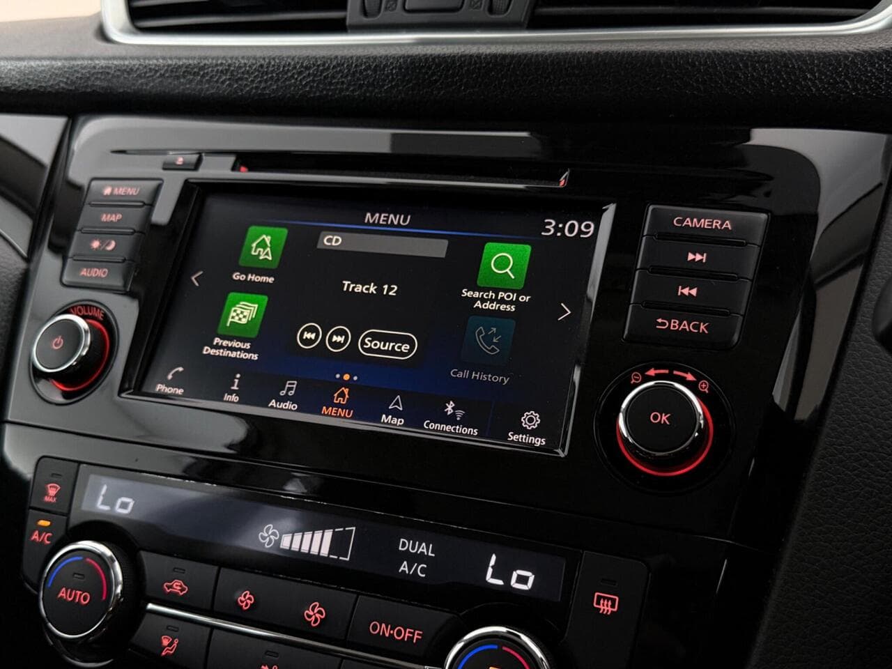 Nissan Qashqai thumbnail Infotainment System