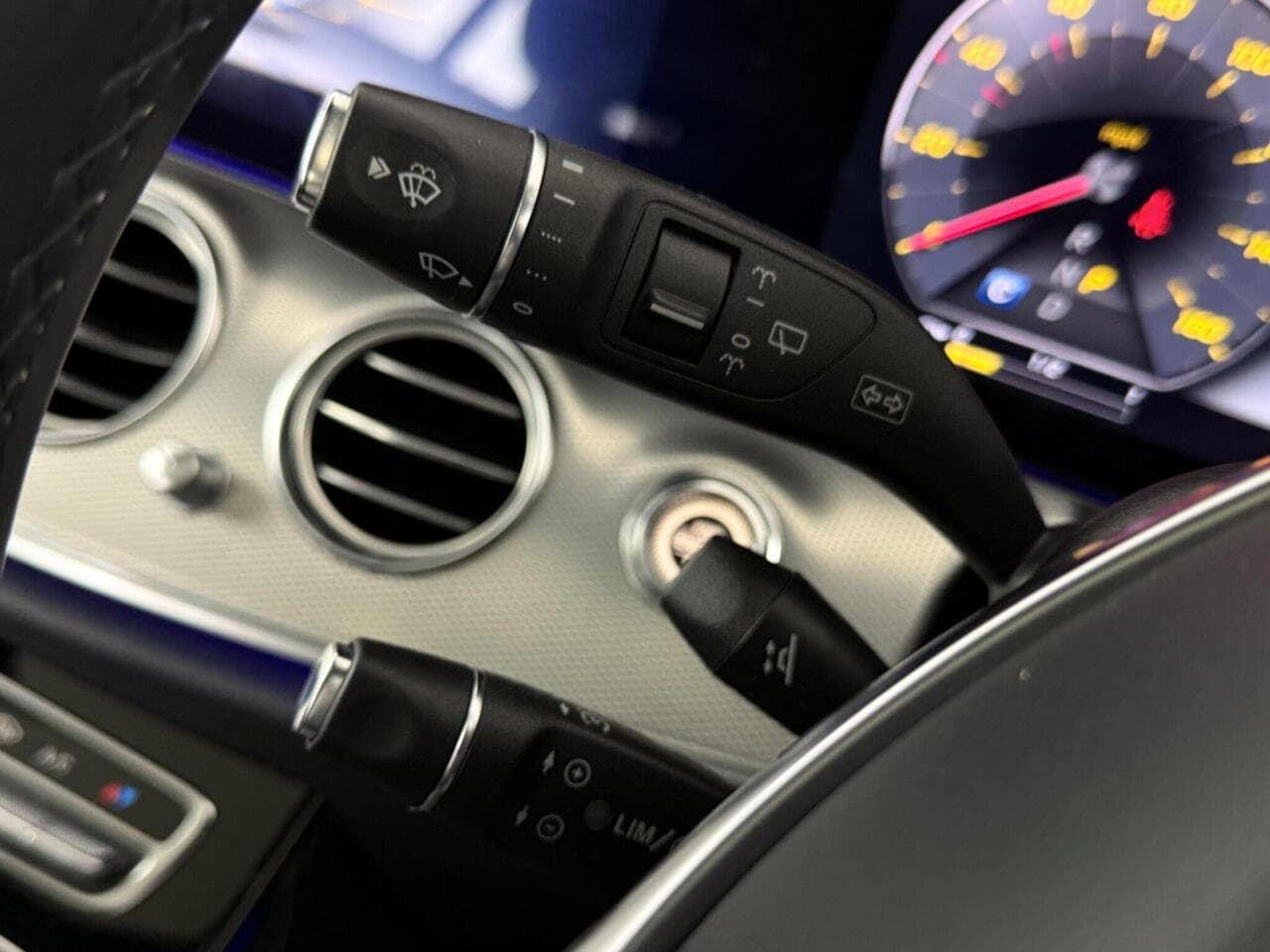 Mercedes-Benz E Class thumbnail Misc Controls