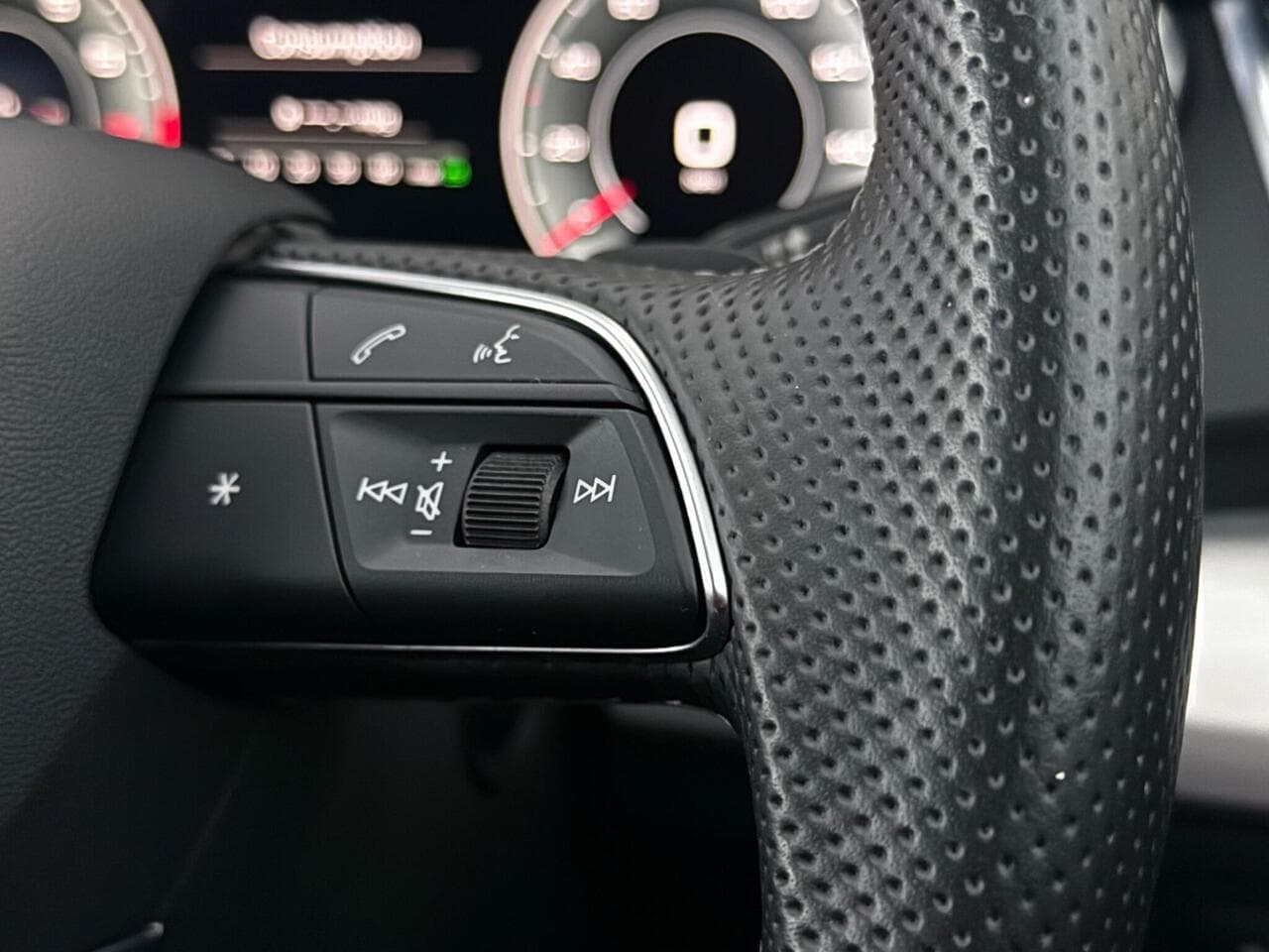 Audi Q5 thumbnail Misc Controls