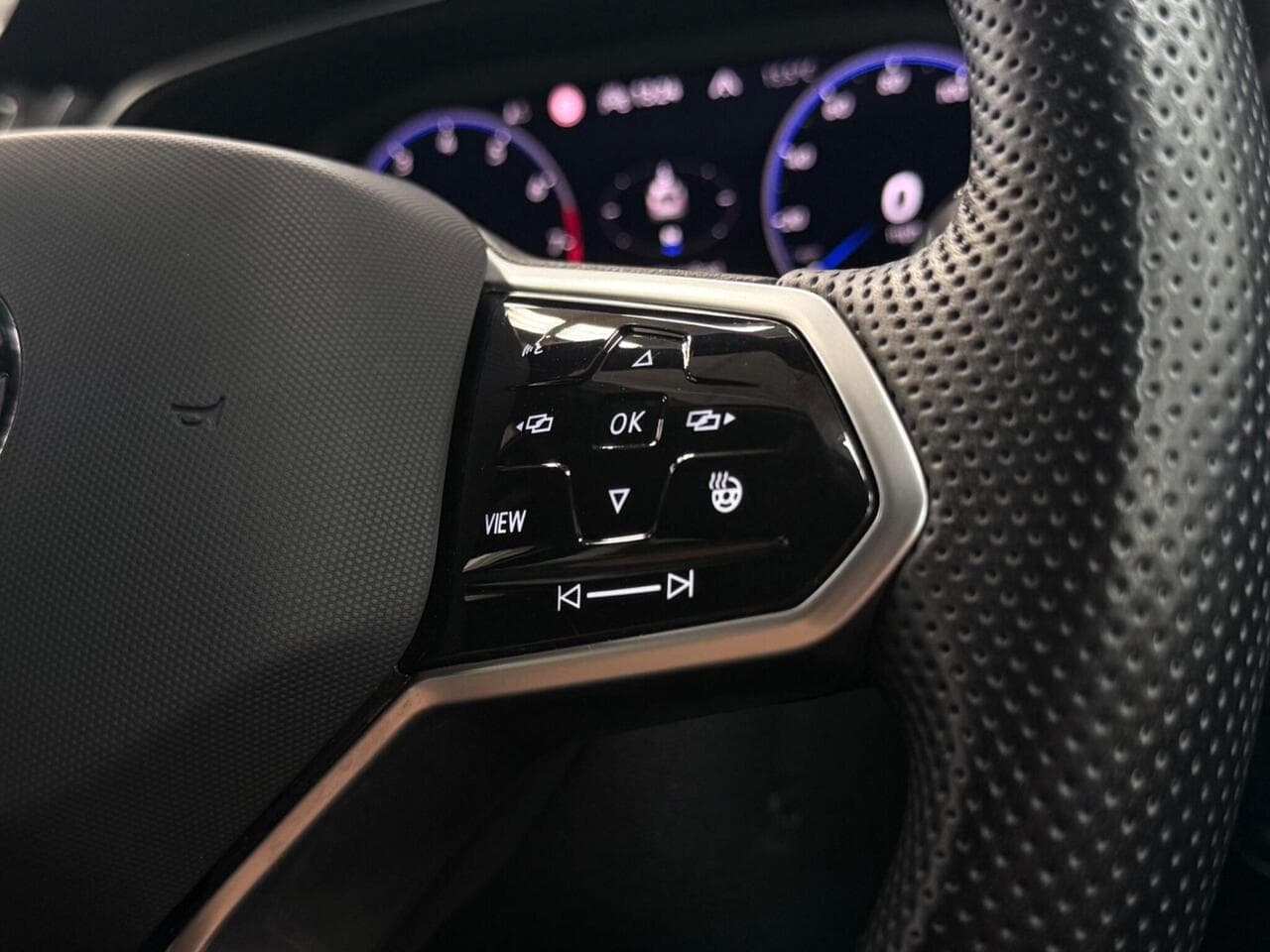 Volkswagen Tiguan thumbnail Misc Controls
