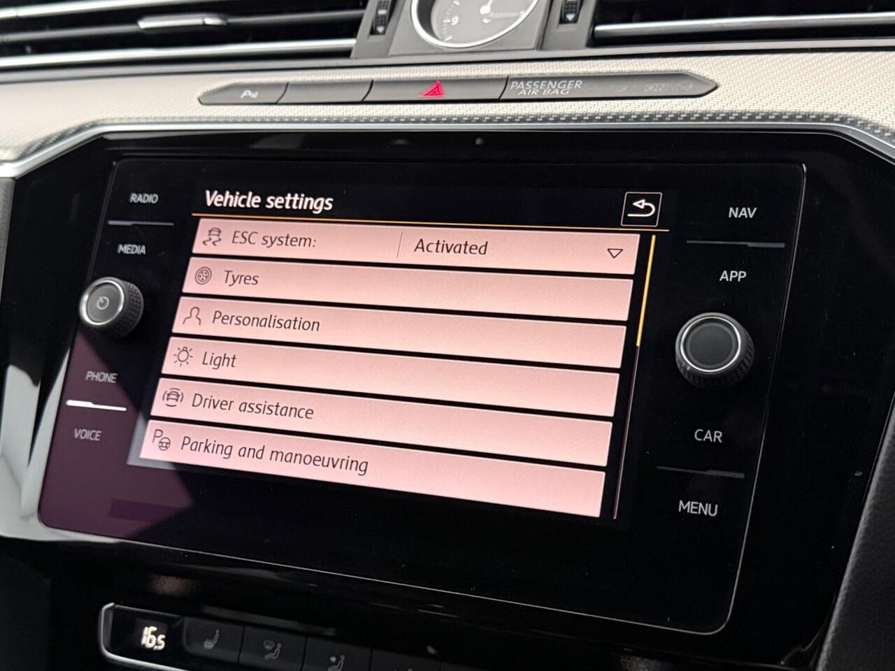 Volkswagen Arteon thumbnail Infotainment System