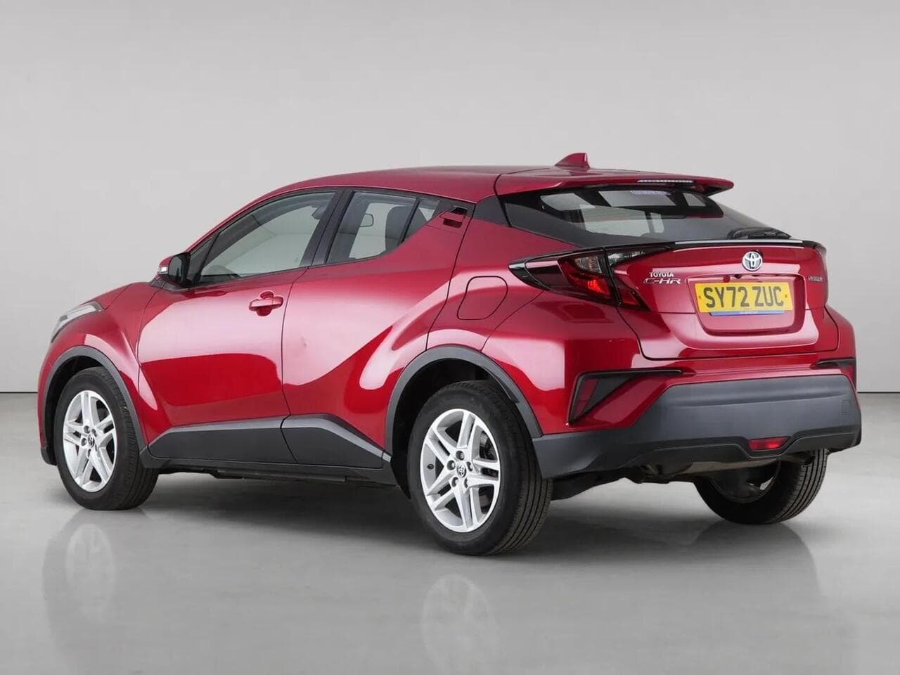 Toyota C-HR thumbnail Rear Left