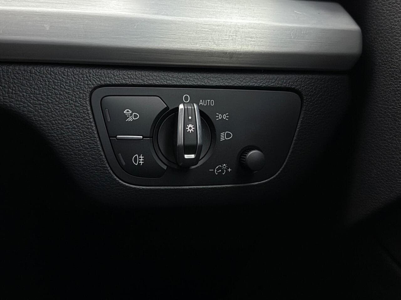 Audi Q5 thumbnail Misc Controls