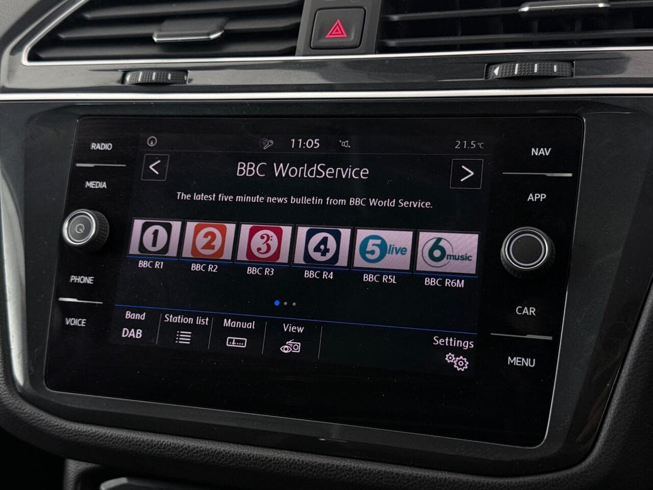 Volkswagen Tiguan thumbnail Infotainment System