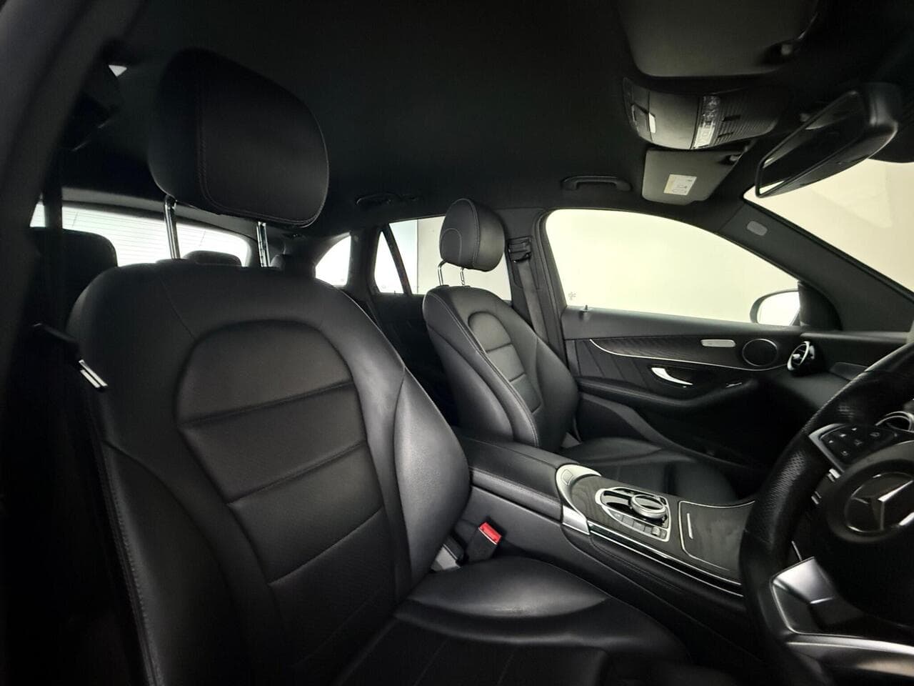 Mercedes-Benz GLC thumbnail Seat Driver