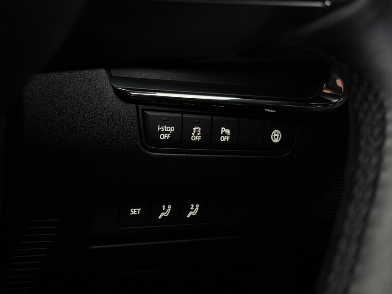 Mazda Mazda3 thumbnail Misc Controls
