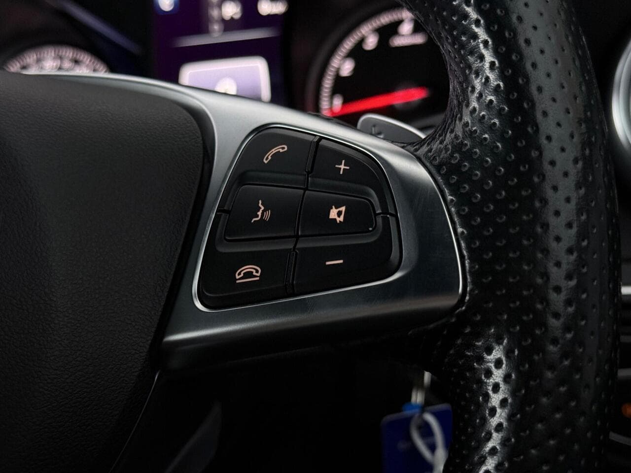 Mercedes-Benz C Class thumbnail Misc Controls