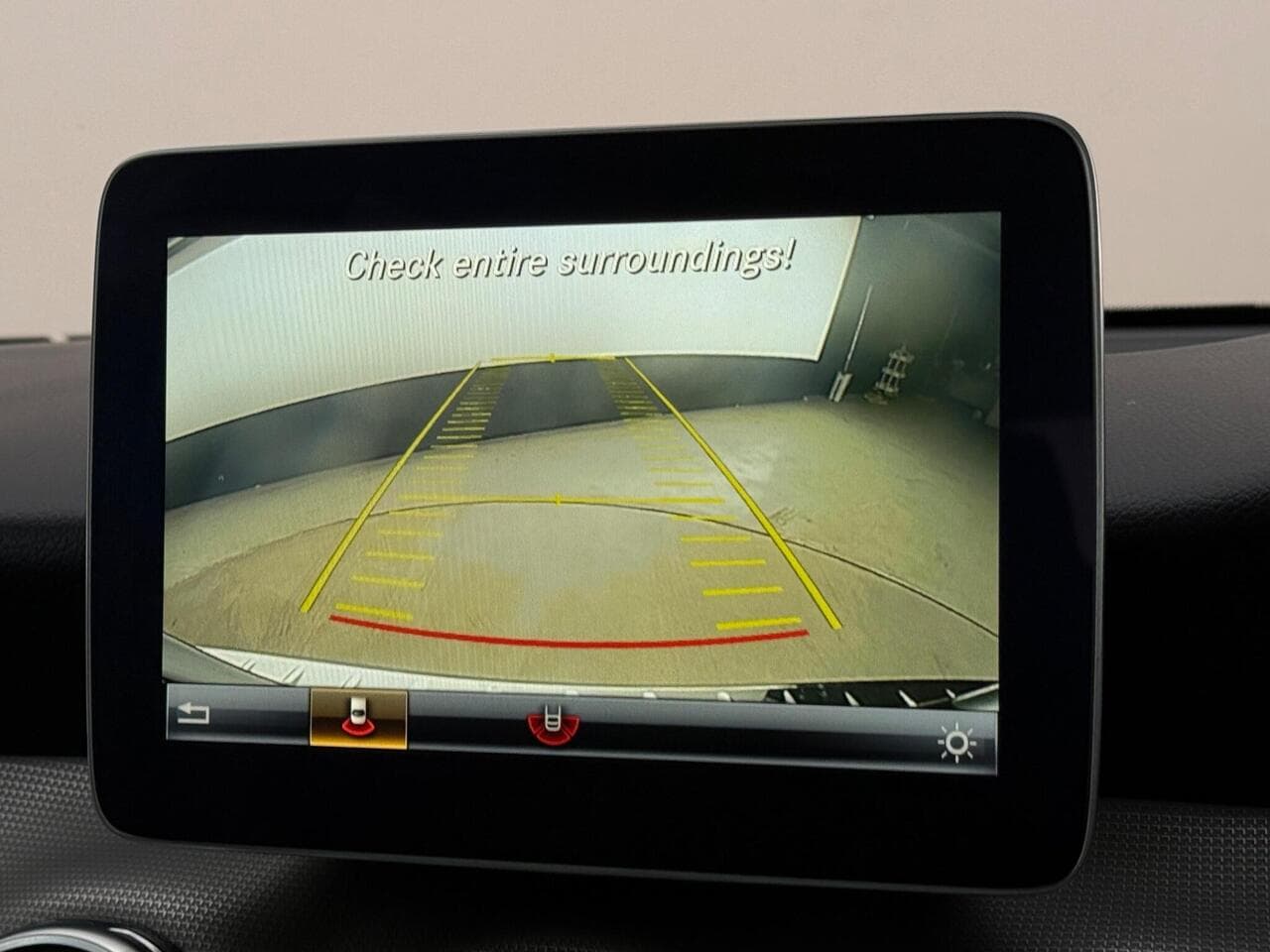 Mercedes-Benz GLA thumbnail Infotainment System