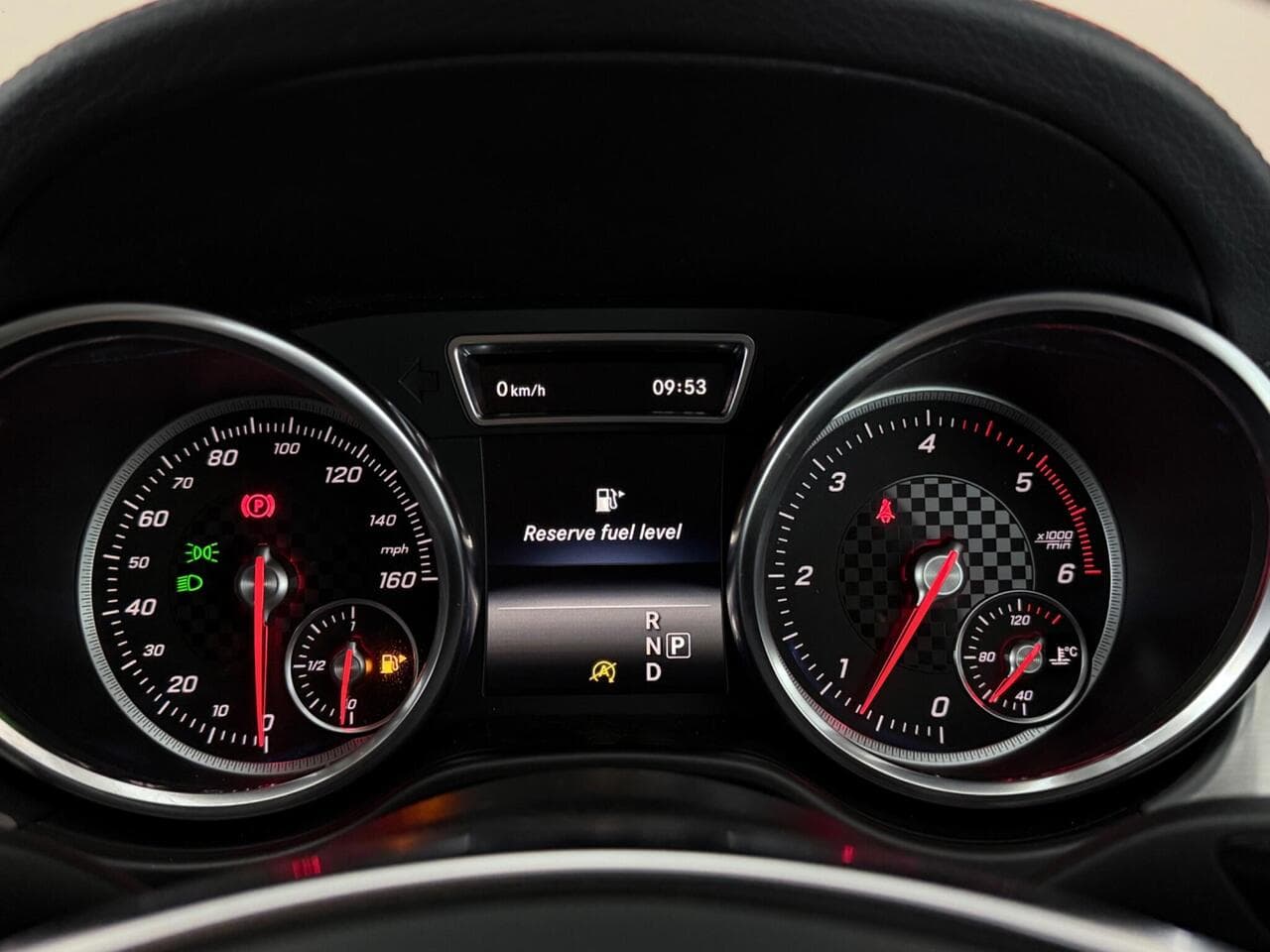 Mercedes-Benz GLE thumbnail Driver Instruments