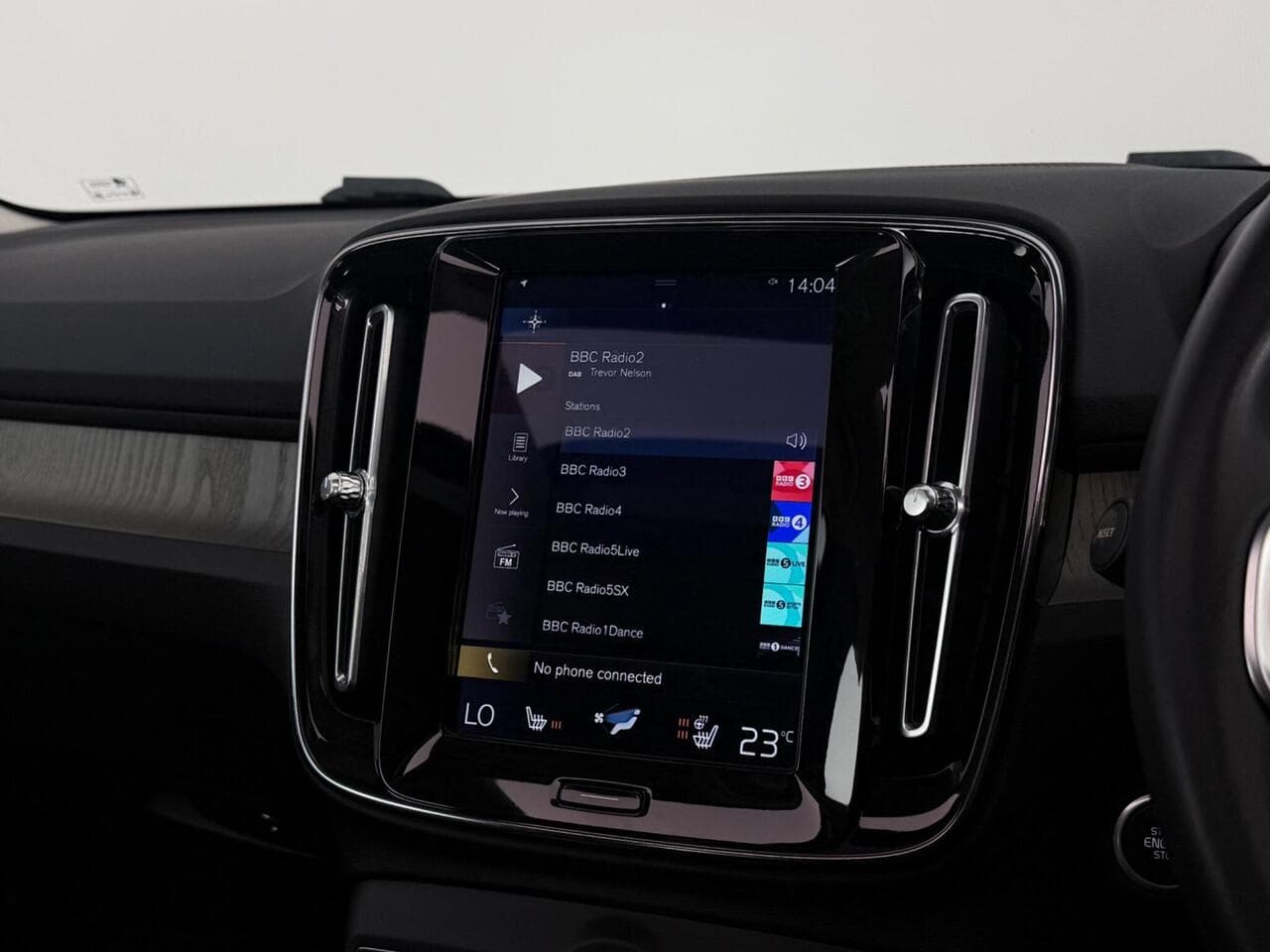 Volvo XC40 thumbnail Infotainment System
