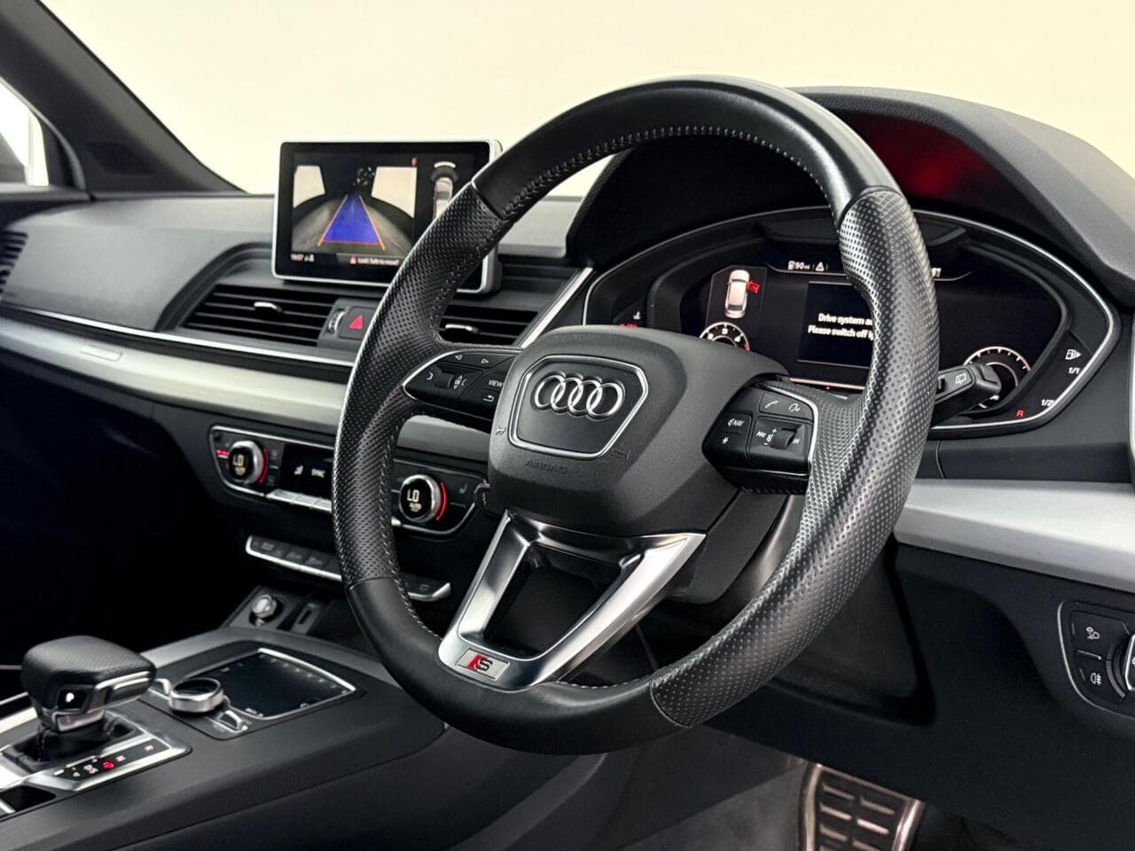 Audi Q5 thumbnail Steering Wheel