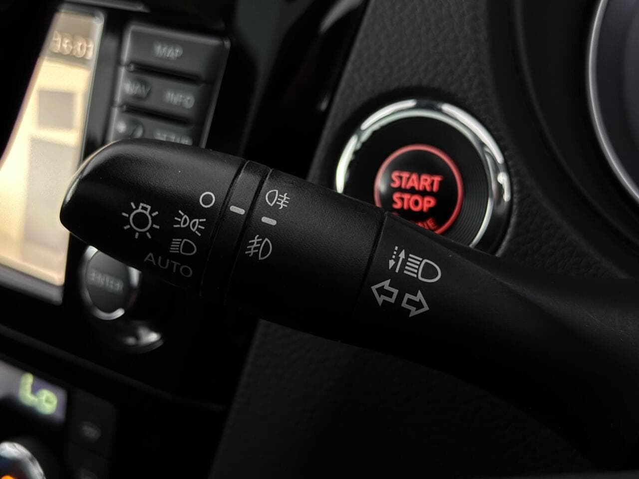 Nissan Qashqai thumbnail Misc Controls