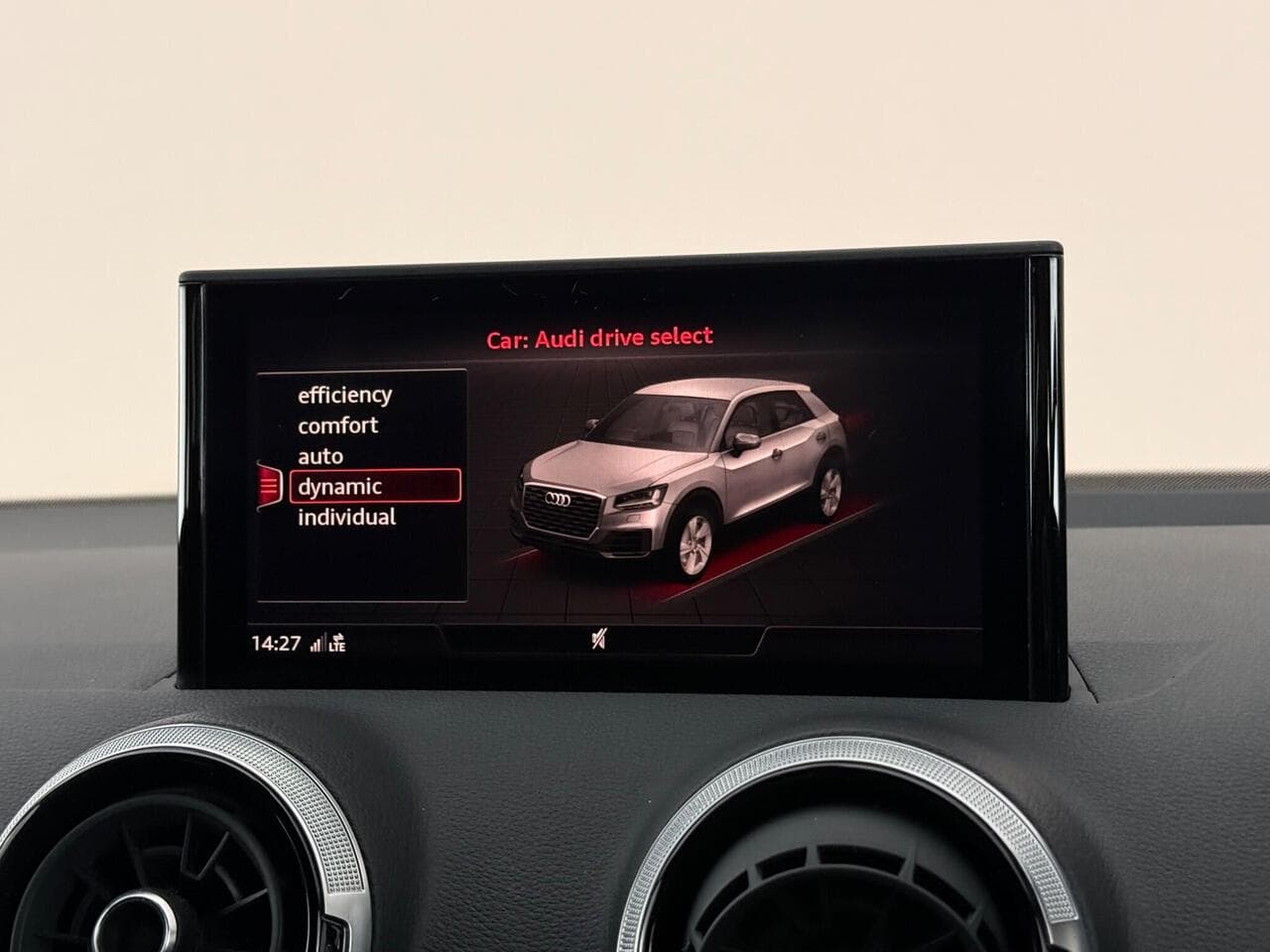 Audi Q2 thumbnail Infotainment System
