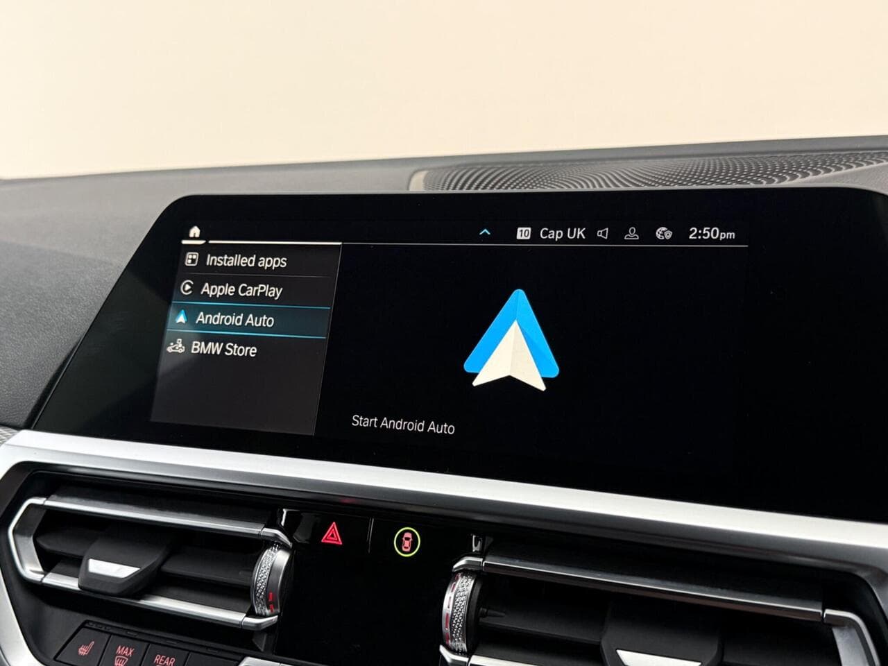 BMW 3 Series thumbnail Infotainment System