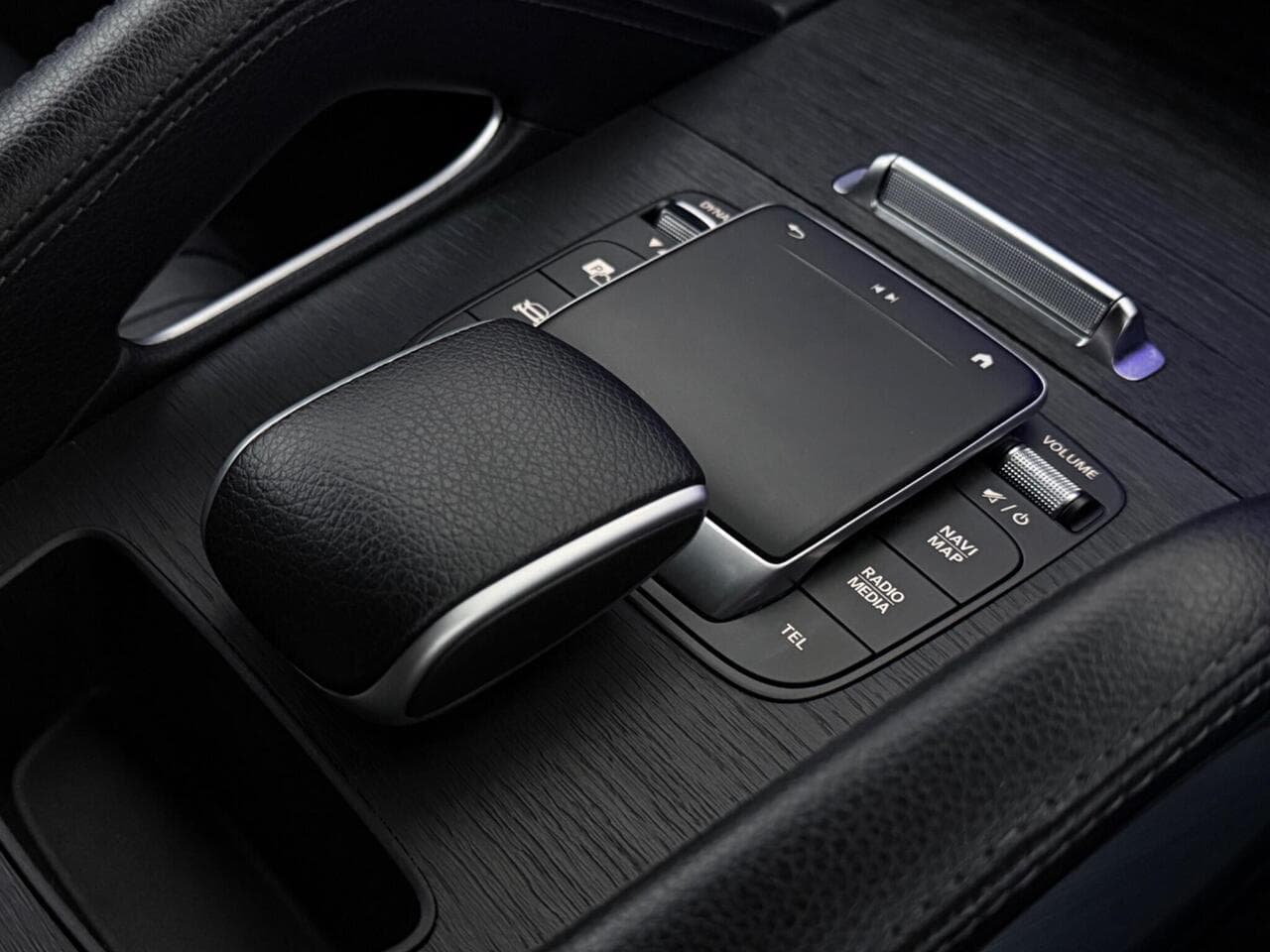 Mercedes-Benz GLE thumbnail Misc Controls