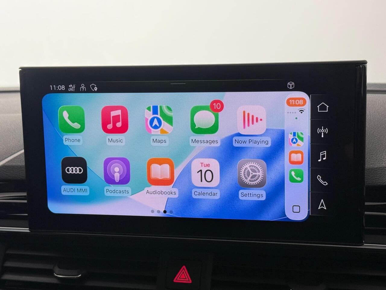 Audi A4 Avant thumbnail Infotainment System