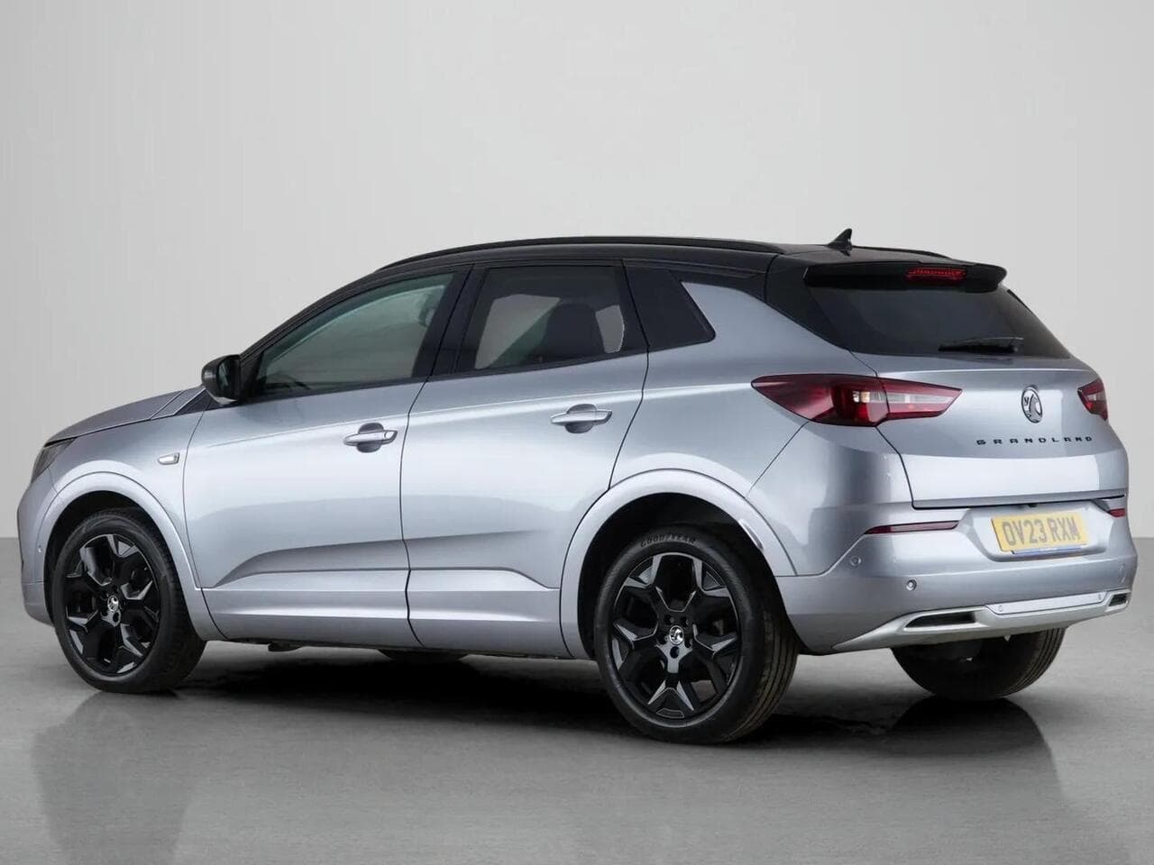 Vauxhall Grandland thumbnail Rear Left