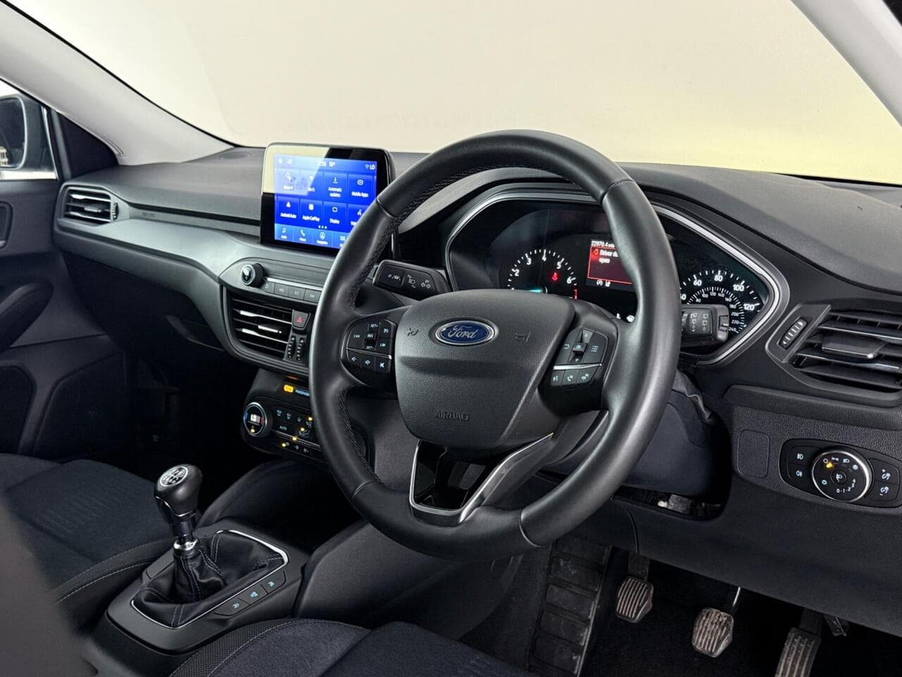 Ford Focus thumbnail Interior Front