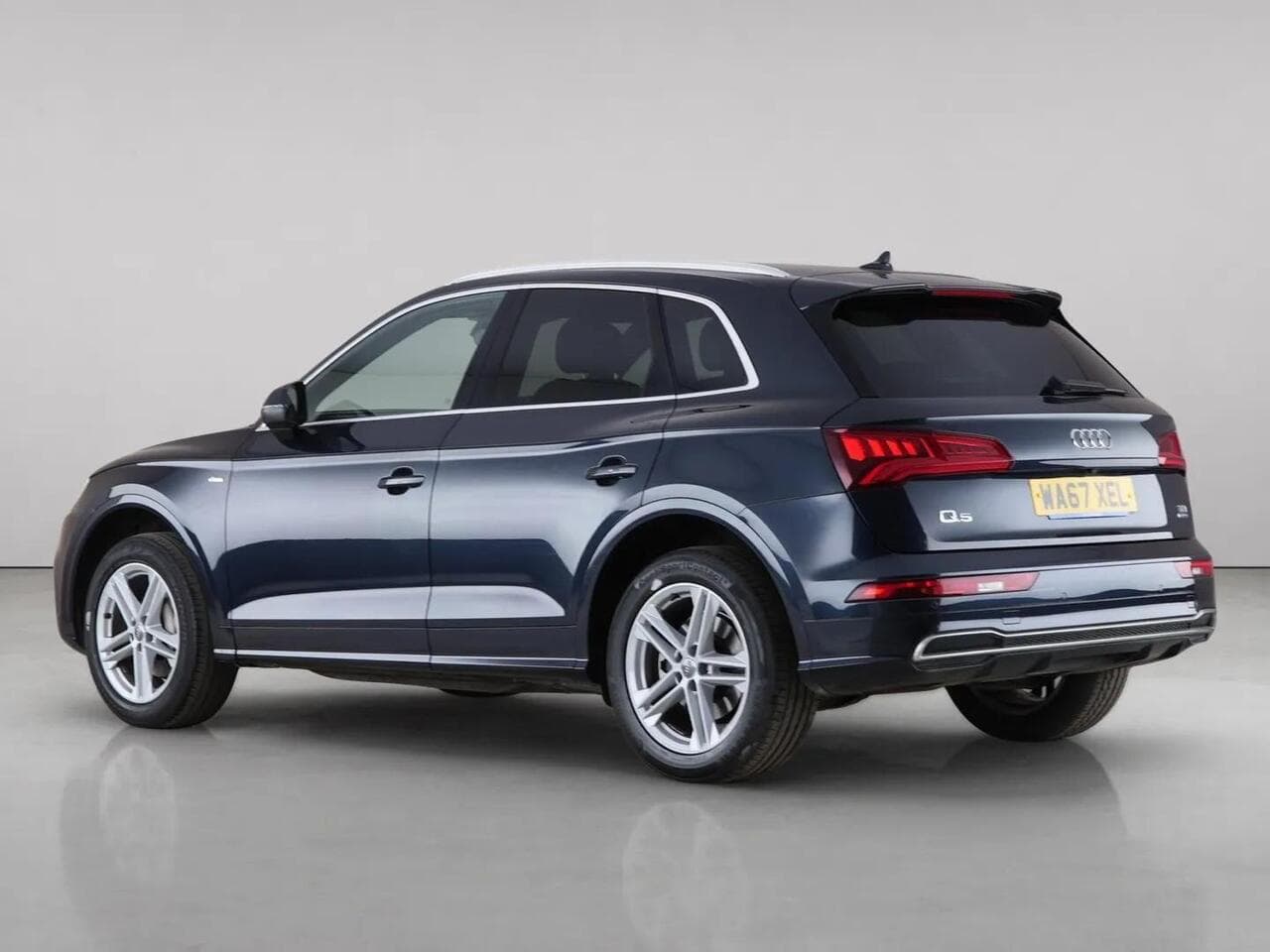 Audi Q5 thumbnail Rear Left