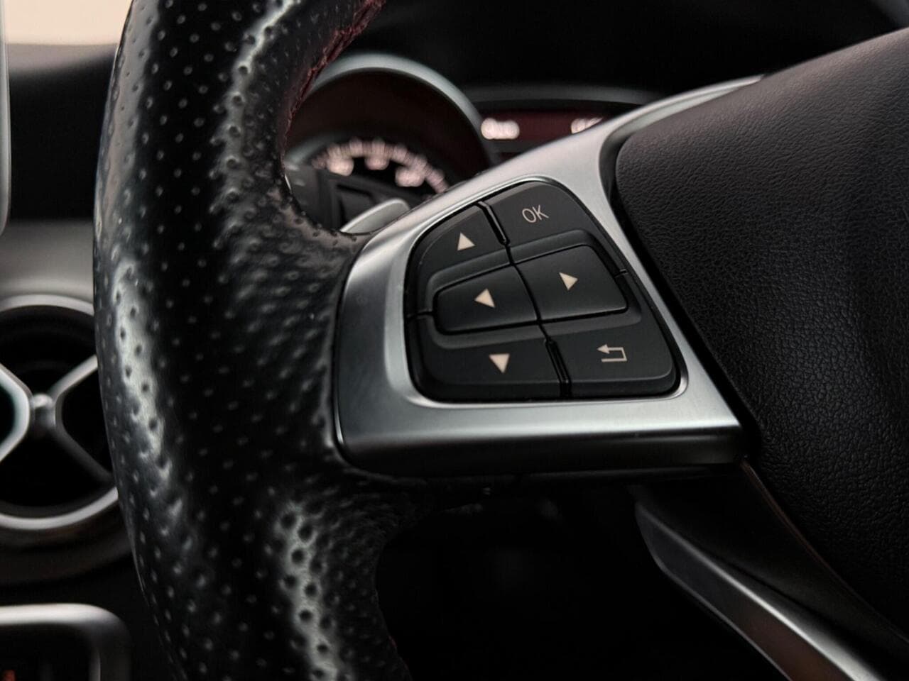 Mercedes-Benz GLA thumbnail Misc Controls