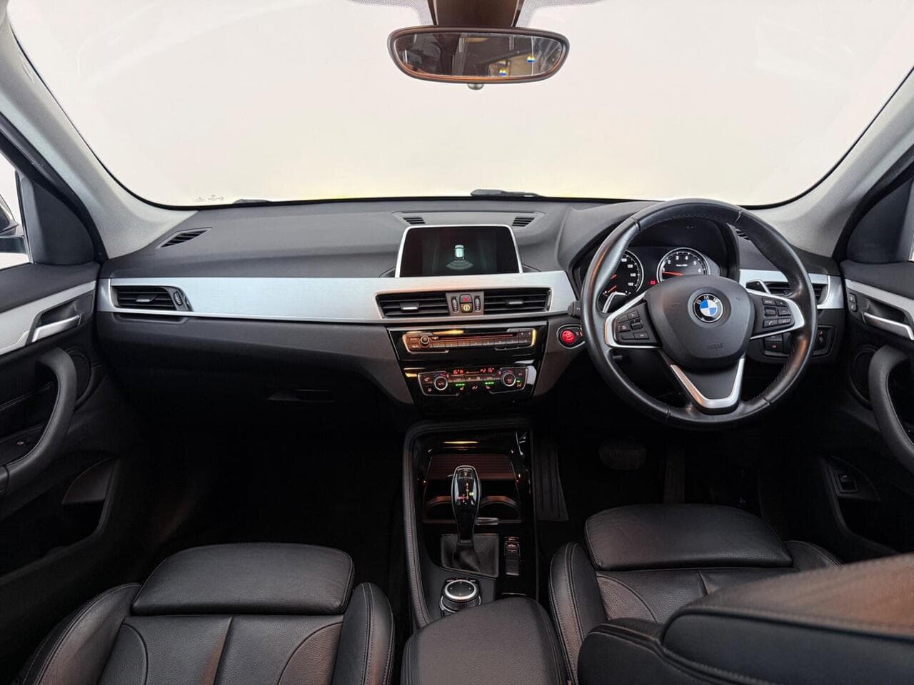 BMW X1 thumbnail Interior Front